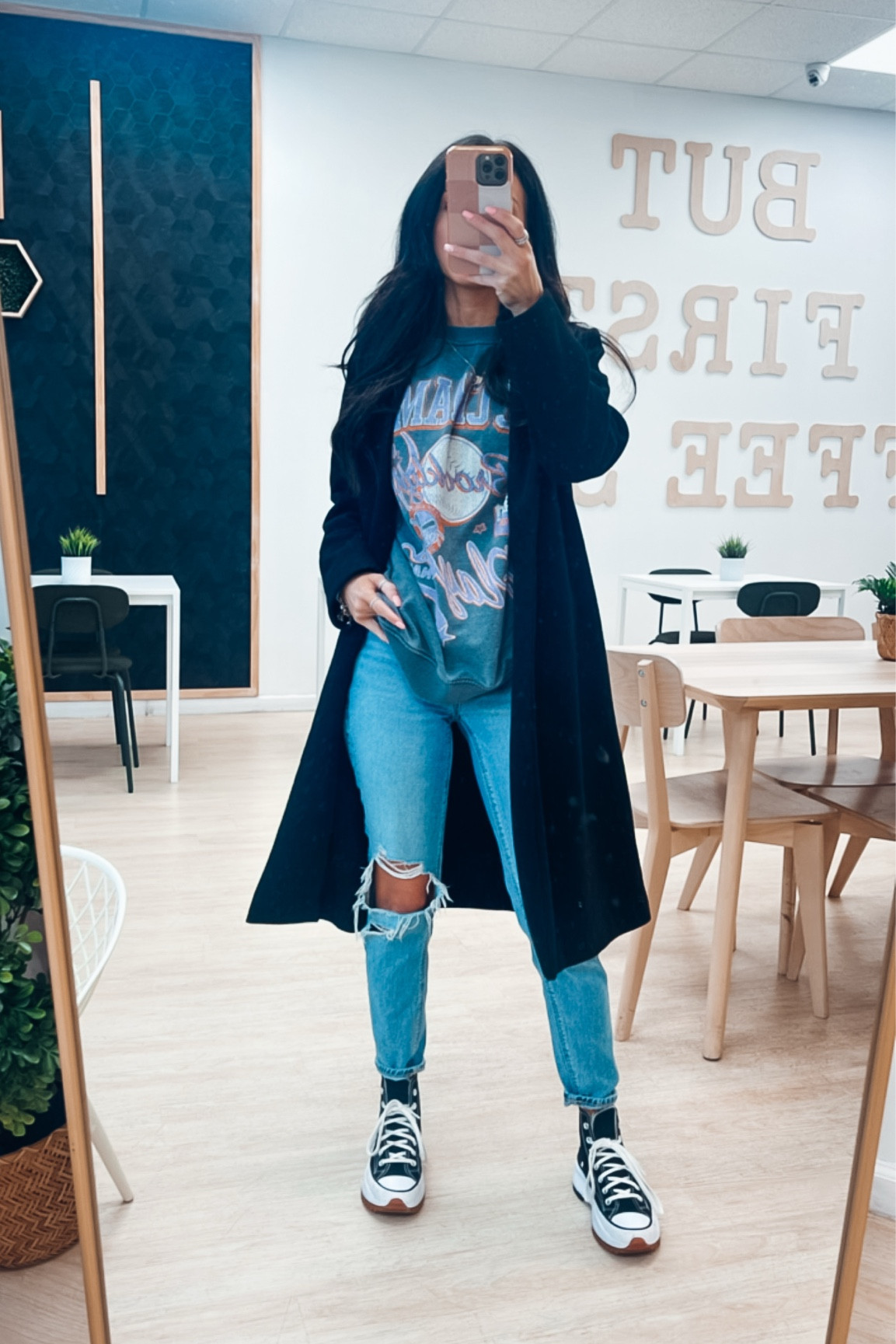 Comfy casual cold weather look 

#LTKShoeCrush #LTKFindsUnder100