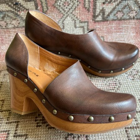 Crushing hard on these modern clogs with a twist and they are actually super comfy #shoecrush 

#LTKunder100 #LTKSale #LTKshoecrush