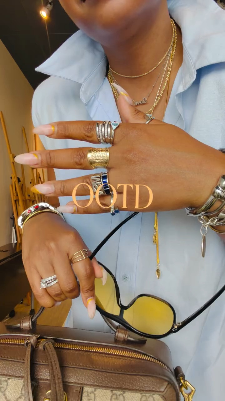 I mean, a chic and effortless look always eats! Cute and easy to replicate! Y’all agree?
•
•
Style over forty, easy style, effortless style, khaki style

#LTKootd #LTKOver40