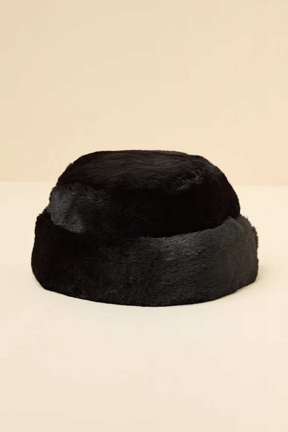 Omoka Black Faux Fur Cloche Hat | Lulus