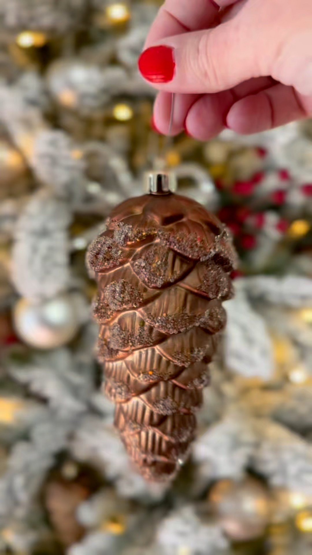 9’ King Flock with 1100 LED lights

#LTKStyleTip #LTKHome #LTKHoliday