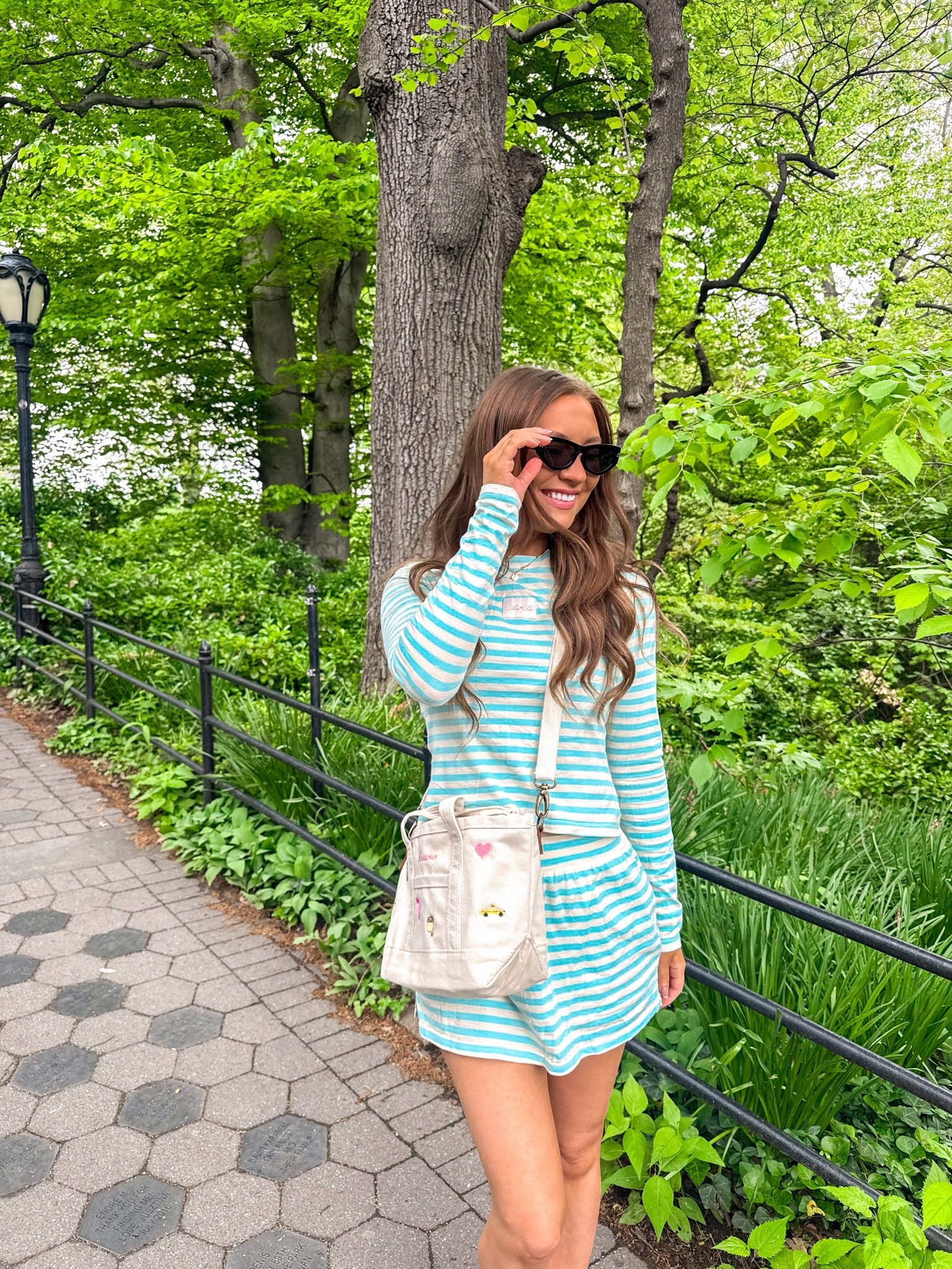 OOTD for a picnic in the park🌷🫶🏼 my tote bag is completely customizable!

#LTKootd #LTKdayinmylife