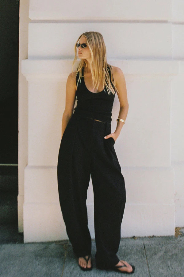 ROMY BLACK BARREL LEG TAILORED PANT | DISSH