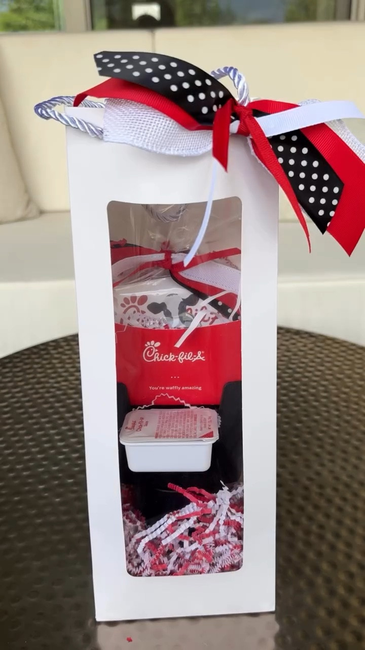 Chick Fil A is my comfort food! Add this french fry and sauce holder that fits right inside the car cup holder - Genius!✨⁣⁣ who would you gift this to?

#LTKFamily #LTKFindsUnder50 #LTKParties