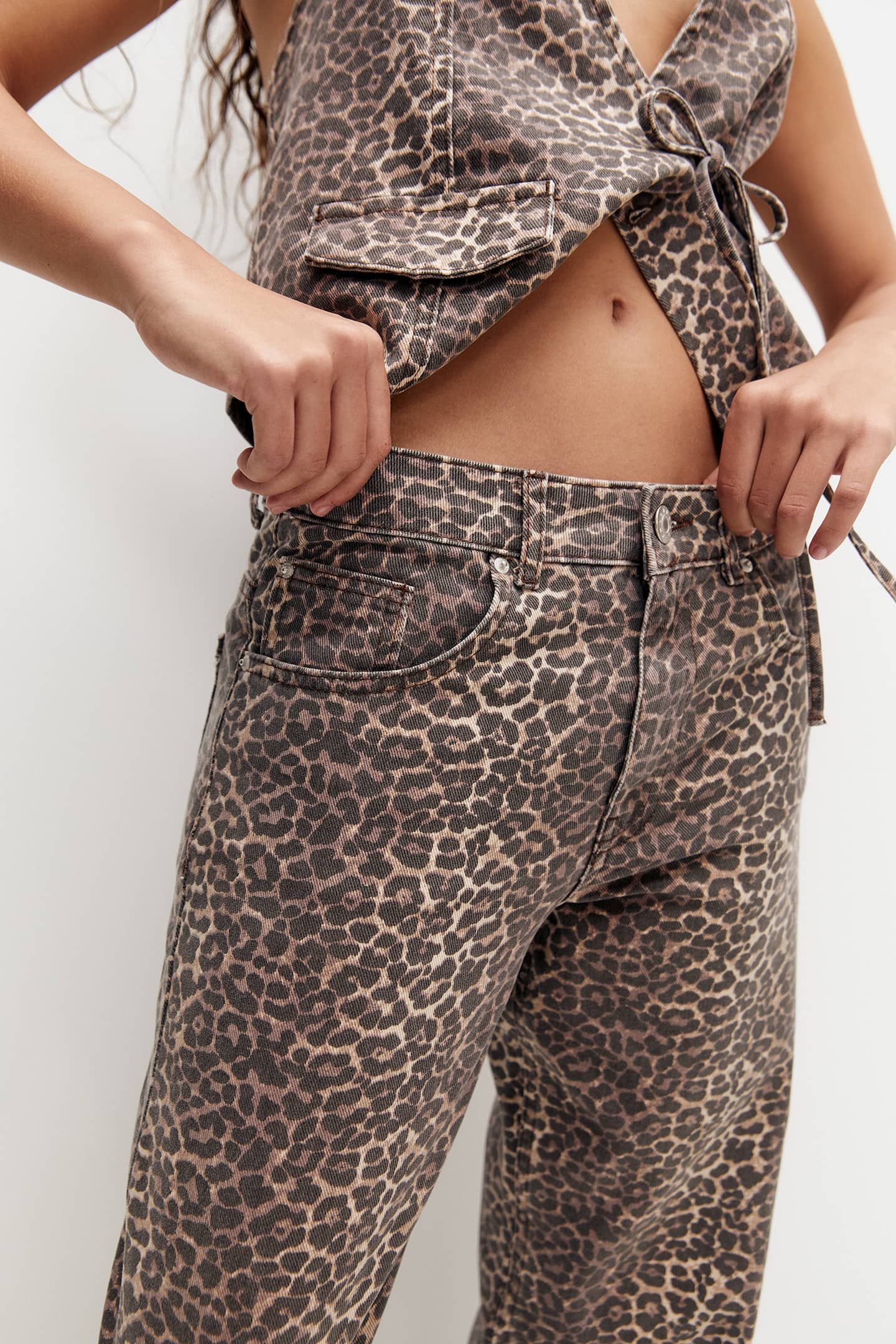 Straight-fit leopard print trousers | PULL and BEAR UK