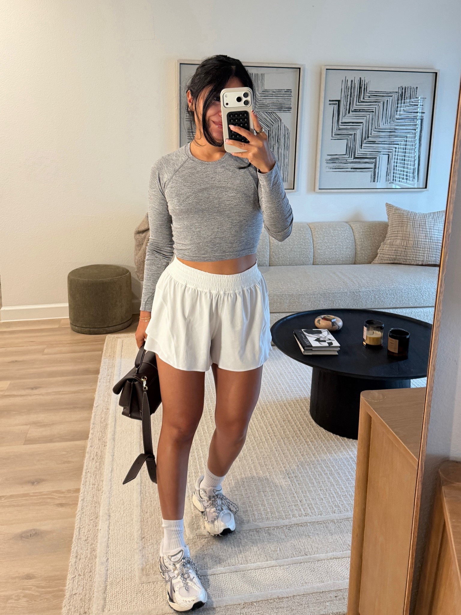 My trusty favs this morning 🤝medium shorts + 4 top!