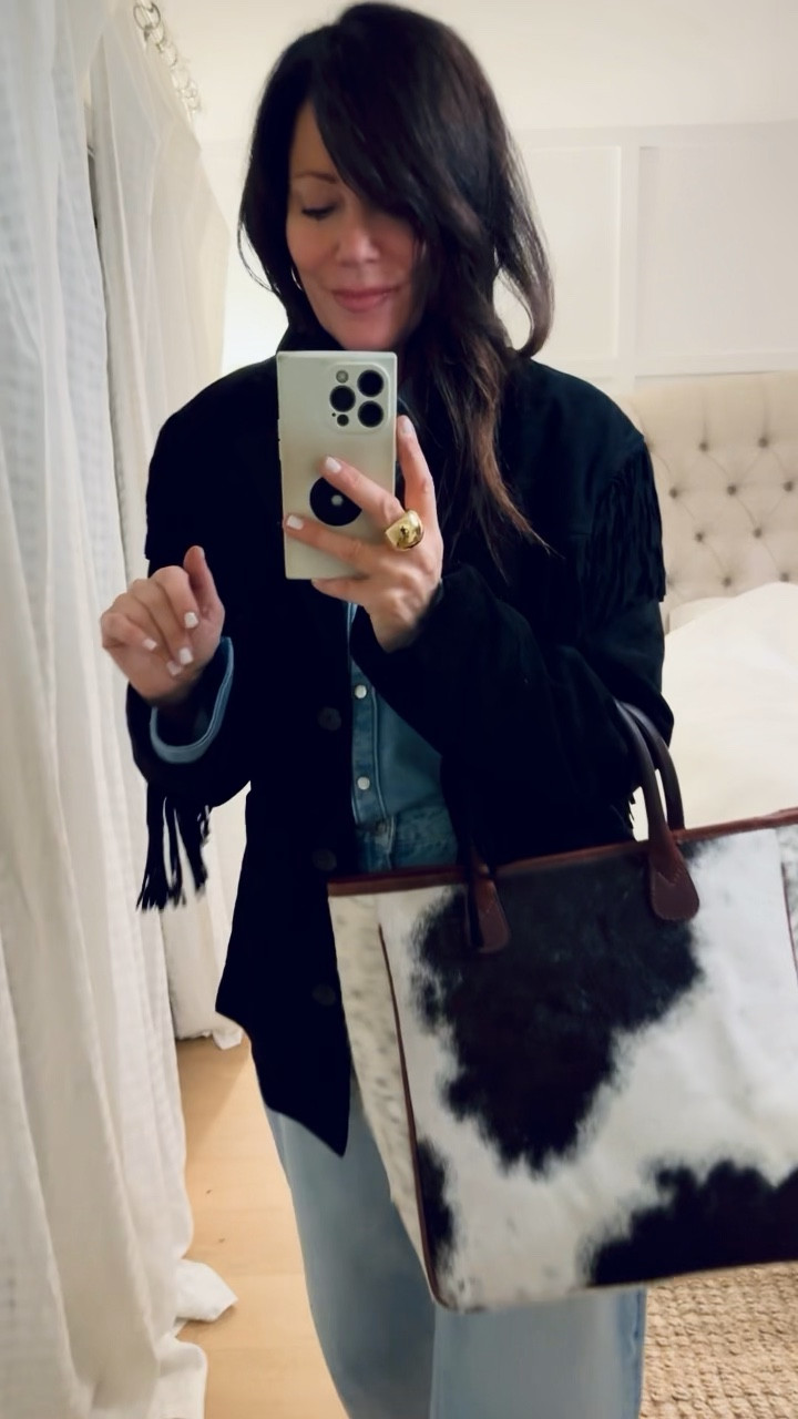 So glad I pulled the trigger on this black suede fringe jacket! It’s gorgeous ❤️
I’m wearing size small 

#LTKGiftGuide #LTKStyleTip #LTKWatchNow