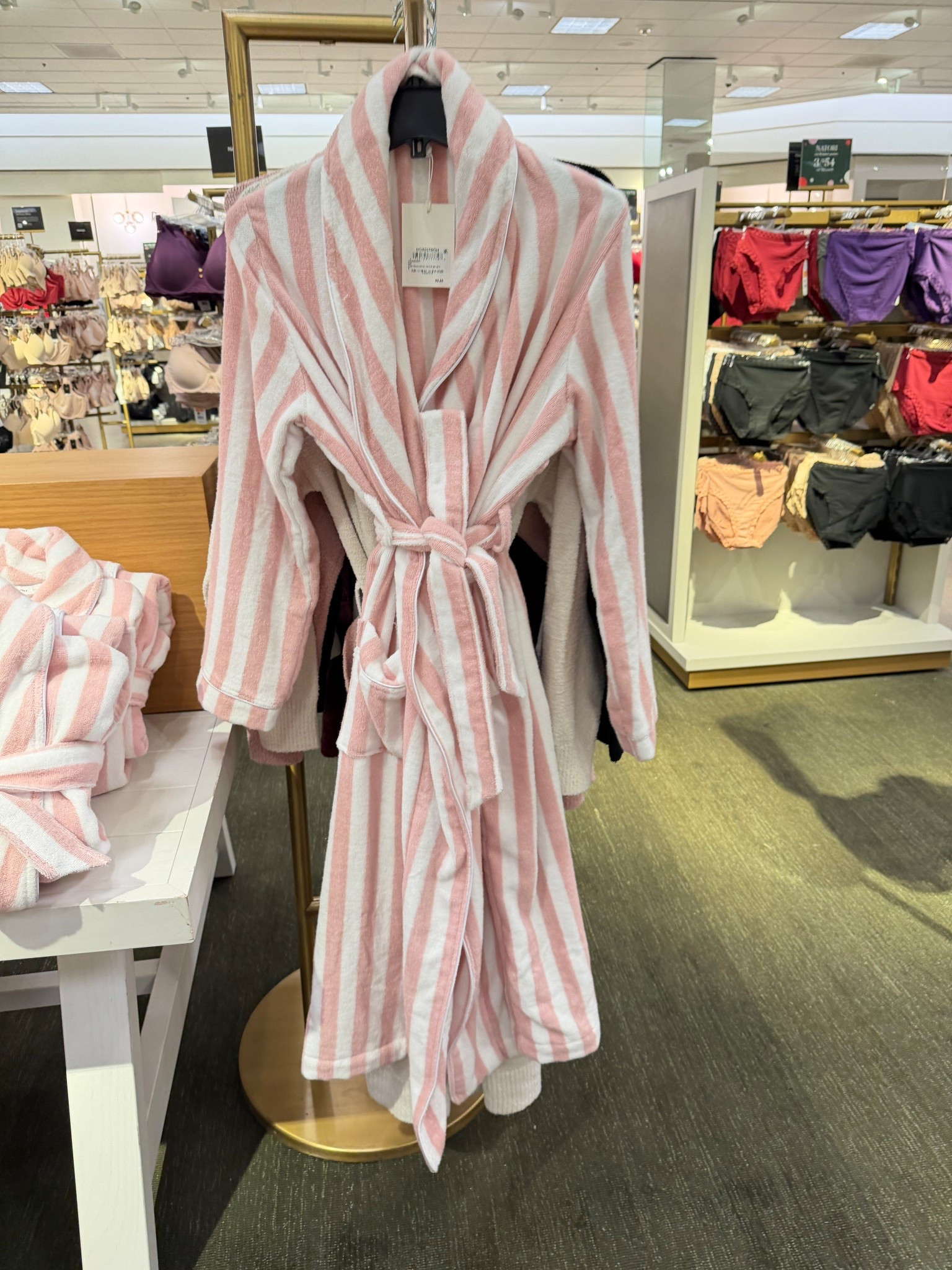 Last minute gift idea - pretty pink robe 💕 