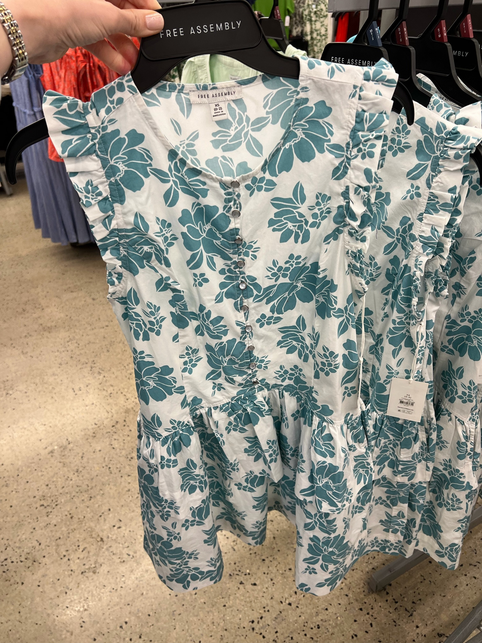 Pretty new floral dress at Walmart, regular bra friendly! #walmartfashion spring dress