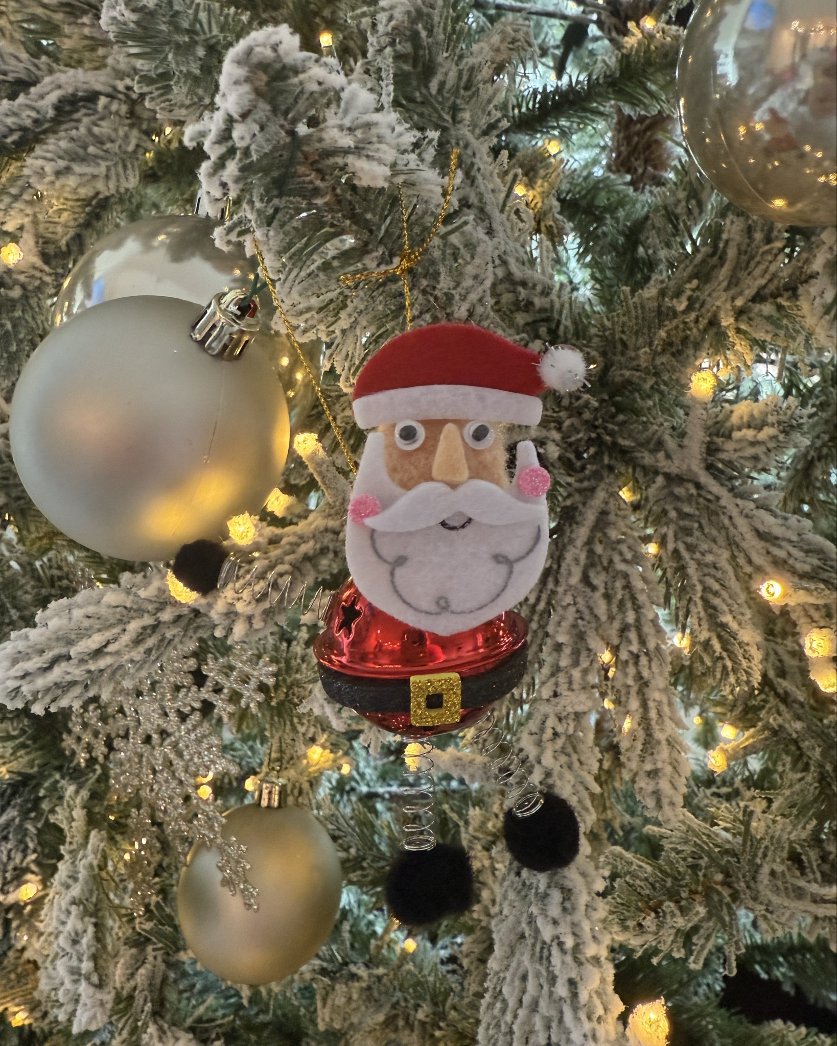 I love a good craft and these ornaments kept the littles busy for awhile! 
#christmascraft #diyornament #kidscraft

#LTKCyberWeek #LTKKids #LTKHoliday