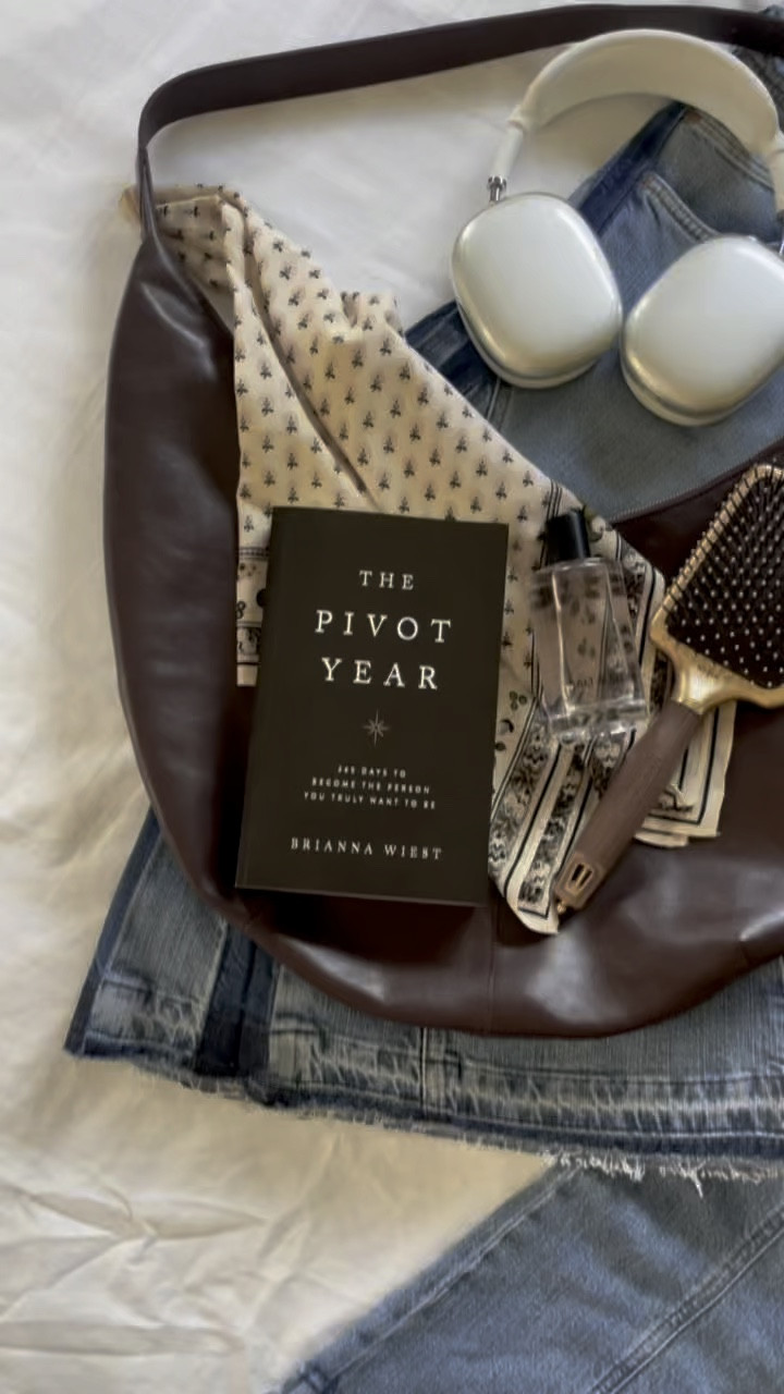 Fall style - accessories - outfit inspo 

#LTKSeasonal #LTKMidsize #LTKShoeCrush