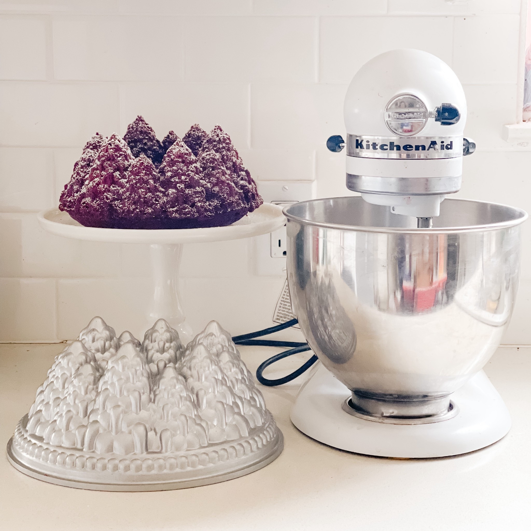 Cyber Monday Sale must have holiday gift idea. The best KitchenAid stand mixer is 30% off with free shipping! Love this forest cake pan! ❤️🎄