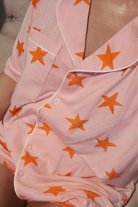 Looking for a cute pajama set?! THIS IS IT! Great fabric, super cozy, and TTS!

I’m wearing a Medium. 

#LTKfindsunder50