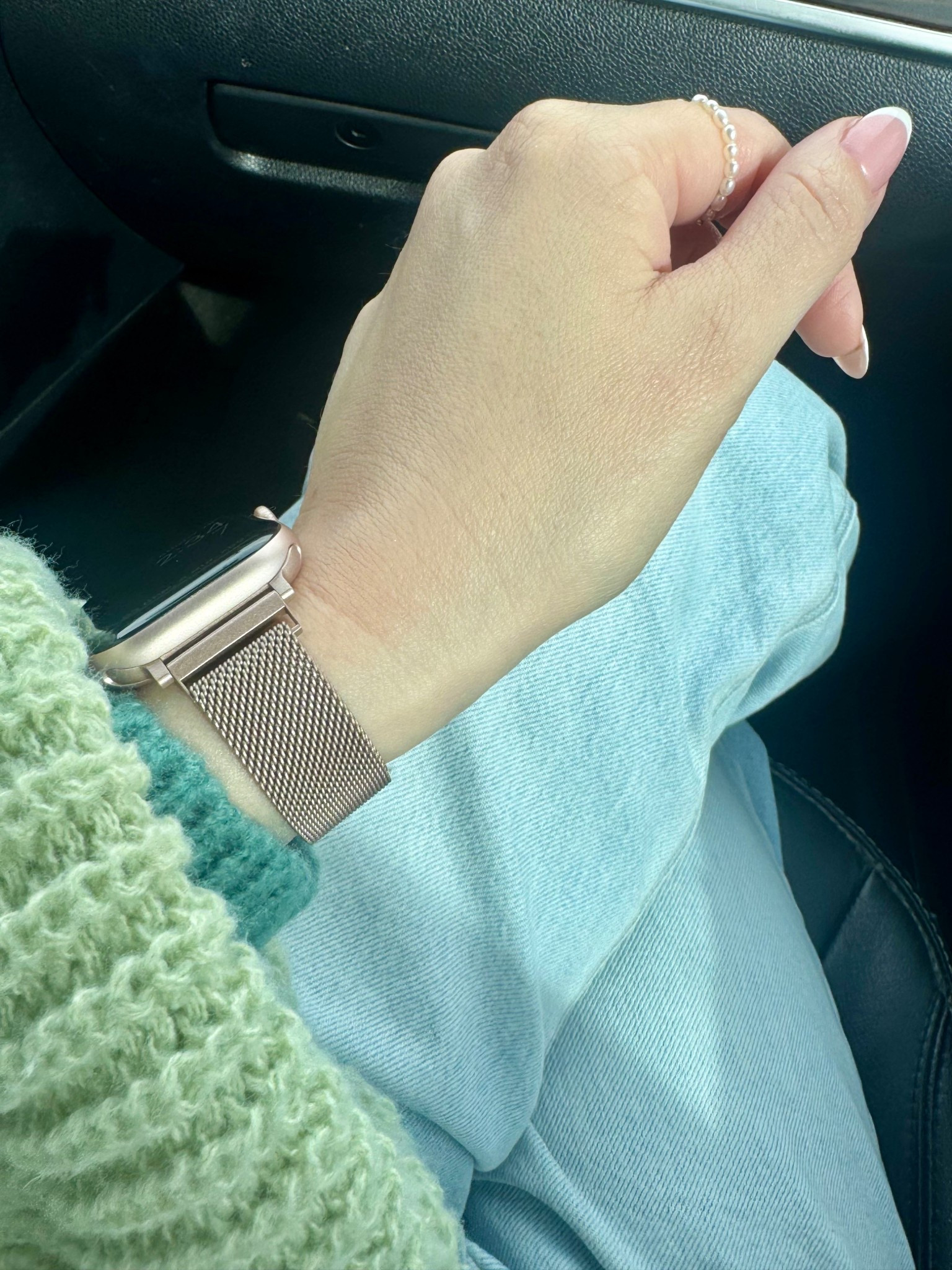 Rose gold band

#LTKSaleAlert #LTKootd #LTKSpringSale