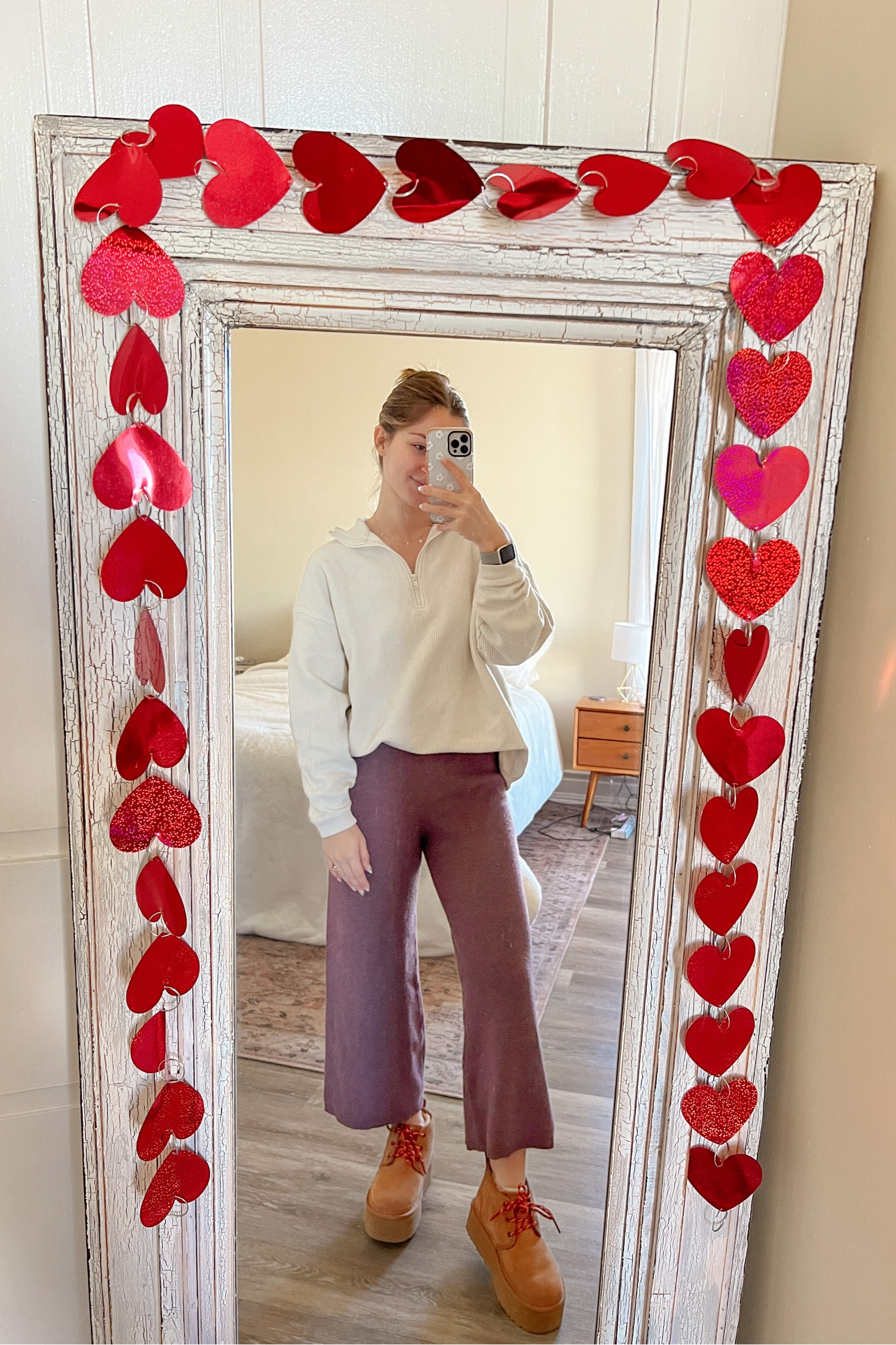 Cozy Sunday Fit!
•Target pants size xs
•Uggs size 7
•Arie sweatshirt size xs

#LTKfit