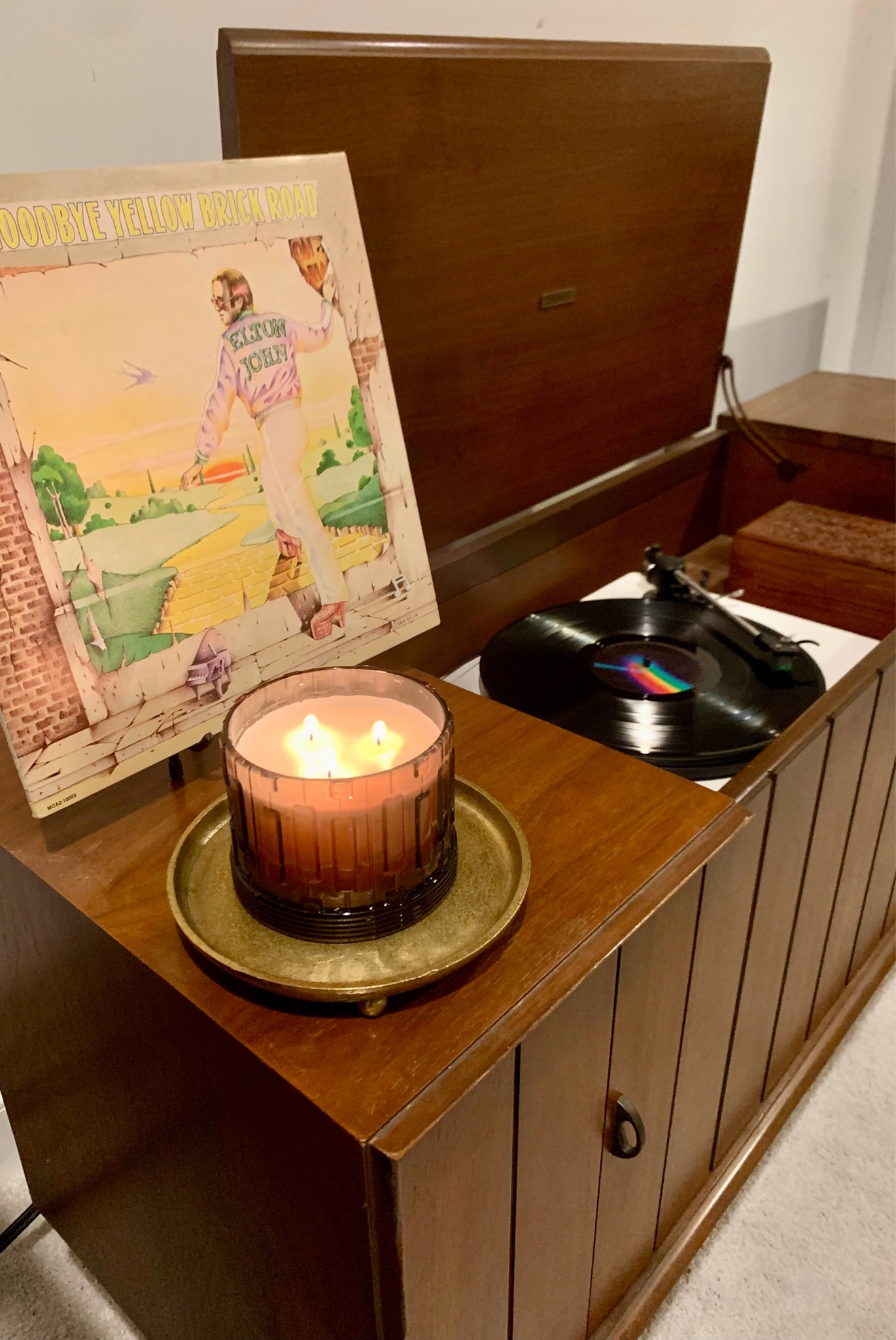 Elton John x Slatkin + Co. limited edition Woodside Holiday Collection. Today’s special value $39.98 for a set of 2 14oz candles. Code holiday20 for an extra 20%off. This is the Woodsmoke Vanilla scent. @qvc @eltonjohn @slatkinandco #loveQVC #ad

#LTKHome #LTKSaleAlert #LTKHoliday