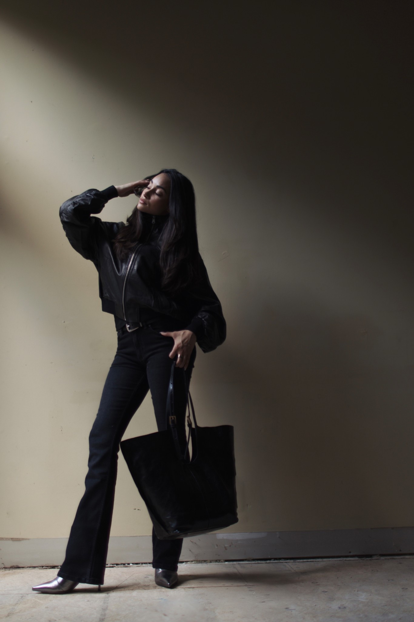 ALLSAINTS FALL LEATHER 2025♠️
tshirt: small
jeans: 24
shoes: 7.5
jacket: small 

#LTKSeasonal #LTKStyleTip #LTKFindsUnder100