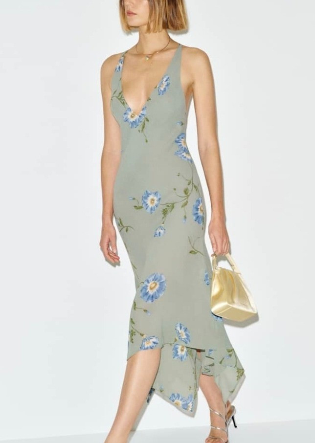 Petite summer floral long maxi dress. Wedding guest dressHey I am 4'11/150cm petite fashion expert and I share style tips and fashion for short women.

#LTKPetite #LTKMidsize
