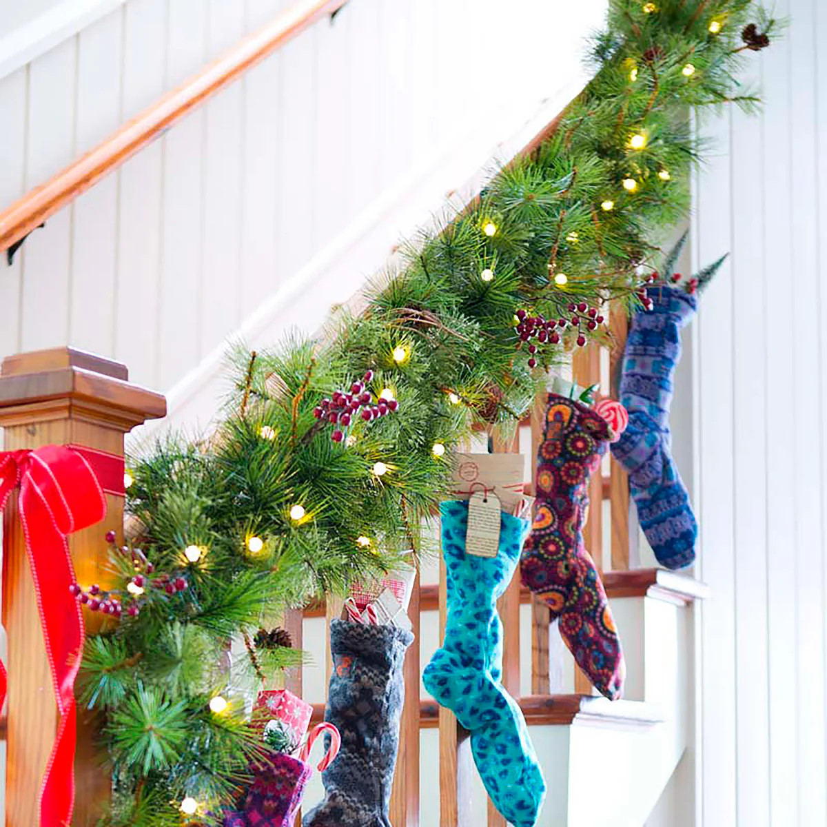 Lighted Holiday Garland | Holiday Greenery | Plow & Hearth | Plow & Hearth