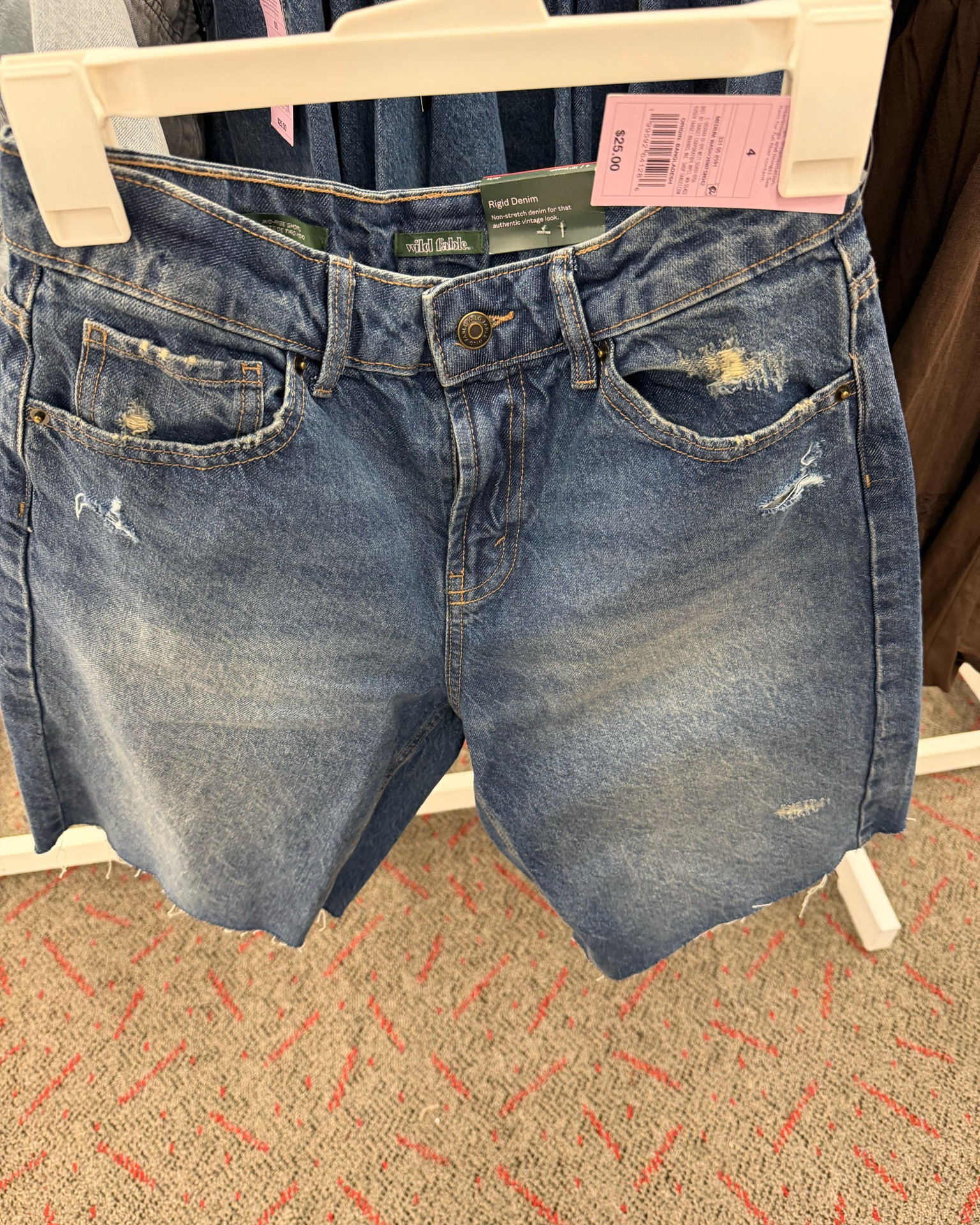 🚨On sale!! Love these denim shorts @Target

#LTKSaleAlert #LTKMidsize #LTKPlusSize