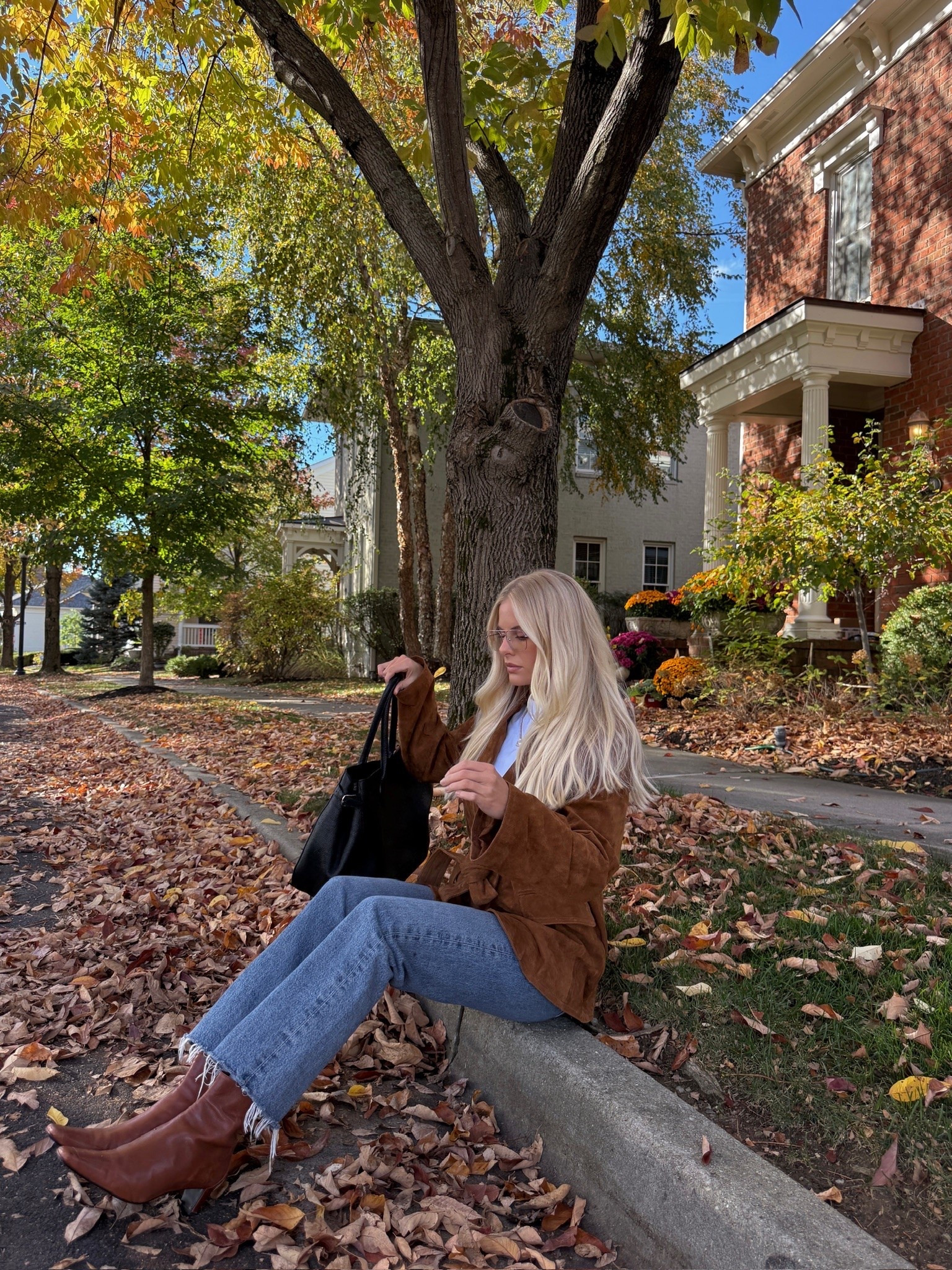 SIZE: xs/s in blazer, small in tee, 25 in jeans (I sized down and cut them for a raw hem)! Linking similar in everything! #kathleenpost

Fall fashion, outfit Inspo, fall transition outfit, suede jacket look

#LTKootd #LTKSeasonal