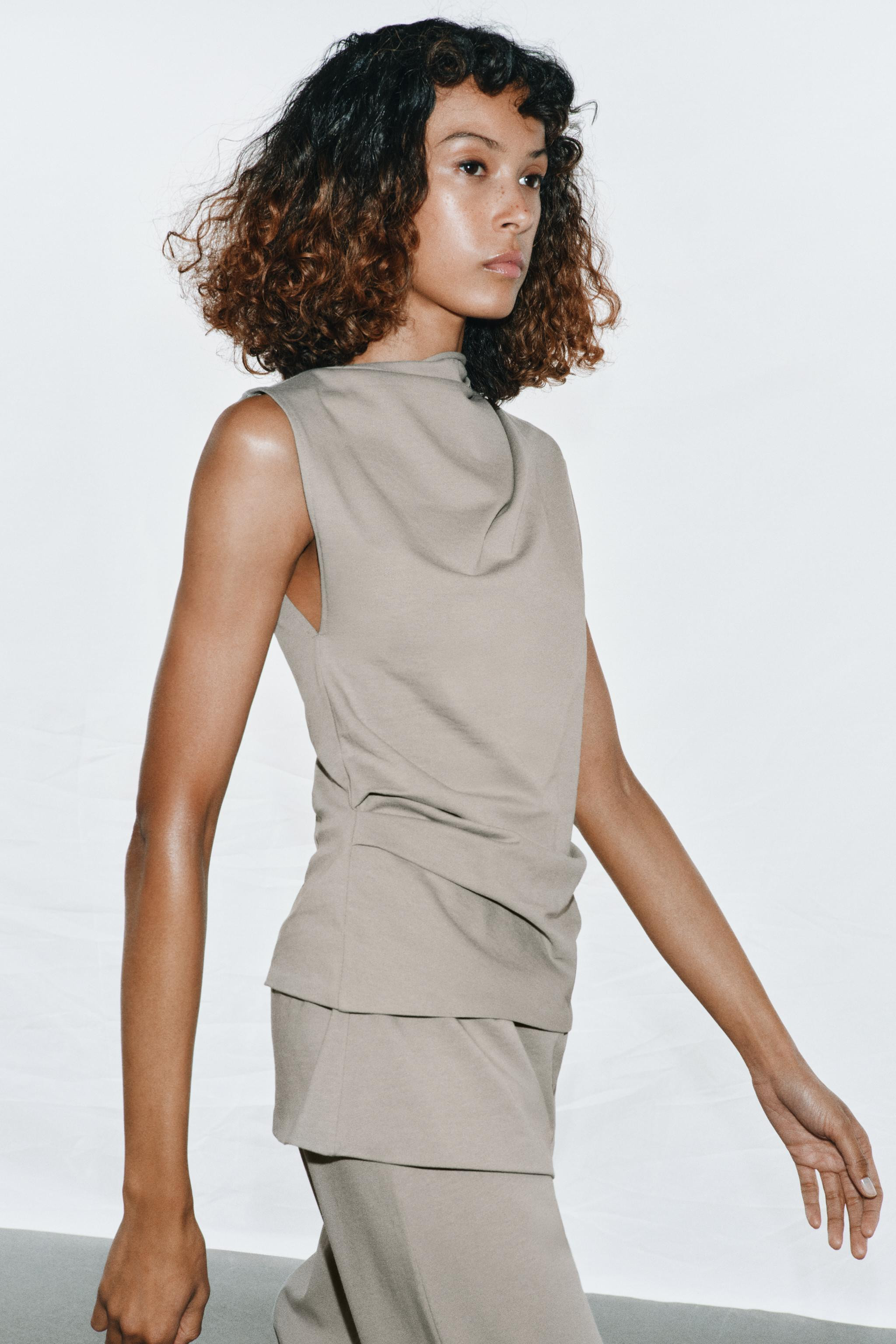 T-SHIRT COL EN V | Zara US