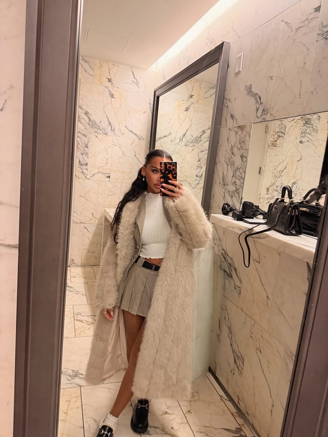 Winter OOTD 🤍 How adorable is this skirt and blazer set?!

#LTKootd #LTKHoliday #LTKgrwm