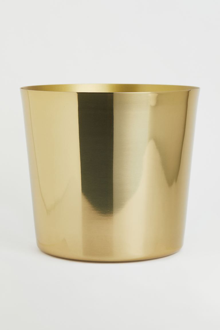 Large plant pot in metal with a clean design. Drainage hole at base. Diameter at base approx. 7 i... | H&M (US + CA)