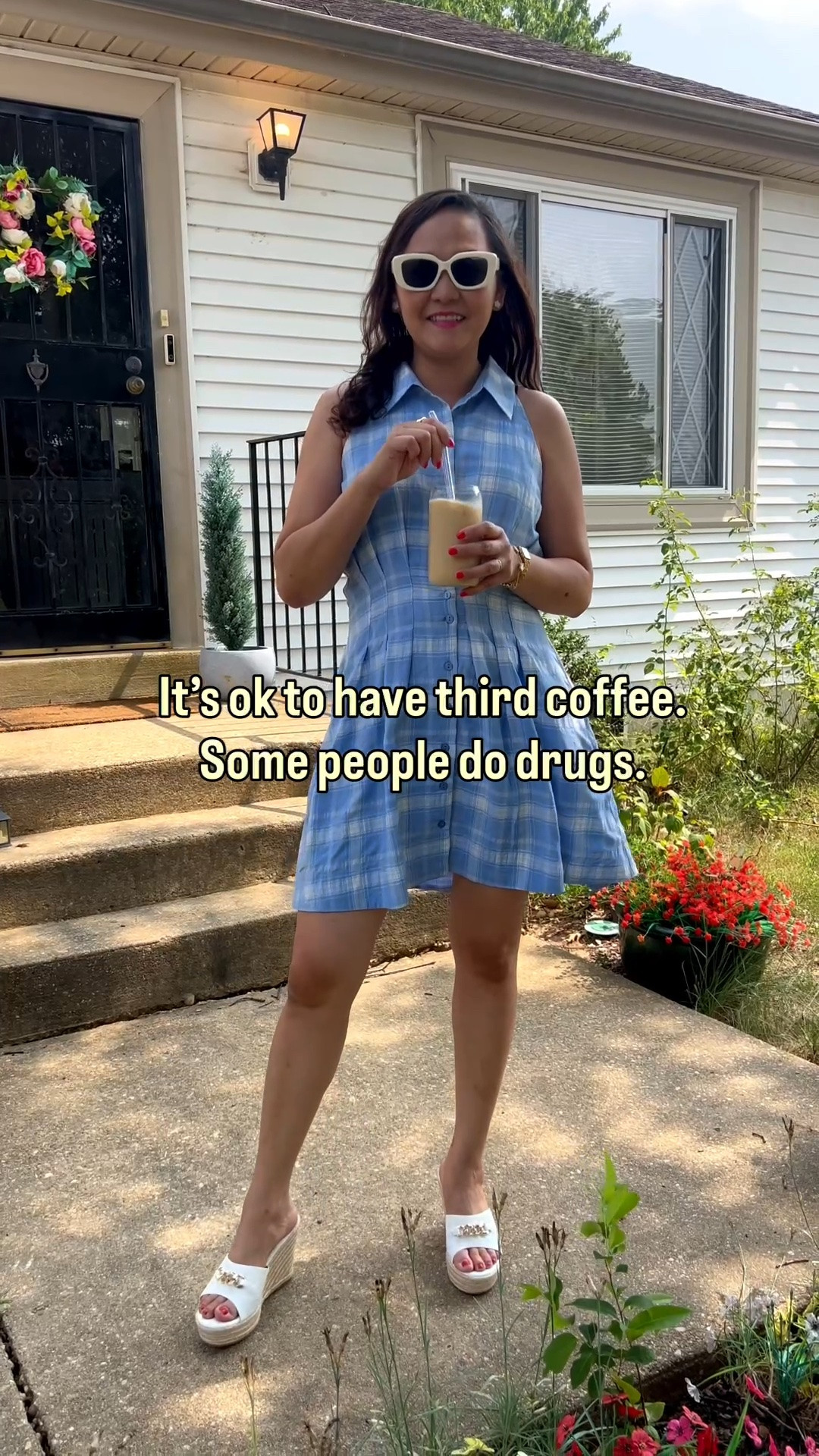 I know some of you drink hot coffee even in 100° weather… explain yourselves. 😂☕️