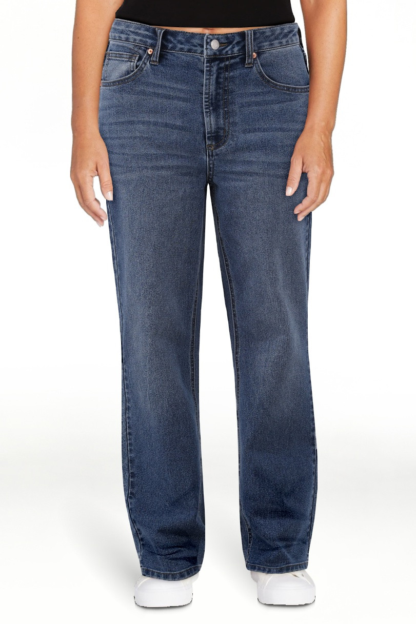 No Boundaries High-Rise Straight Leg Jeans, 29.5” Inseam, Women's and Women's Plus | Walmart (US)