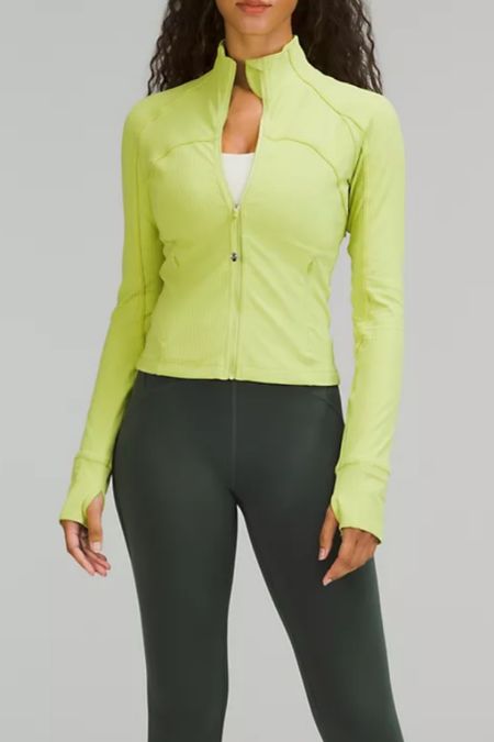 Ribbed crop zipper running jacket


#LTKfit #LTKstyletip #LTKSeasonal