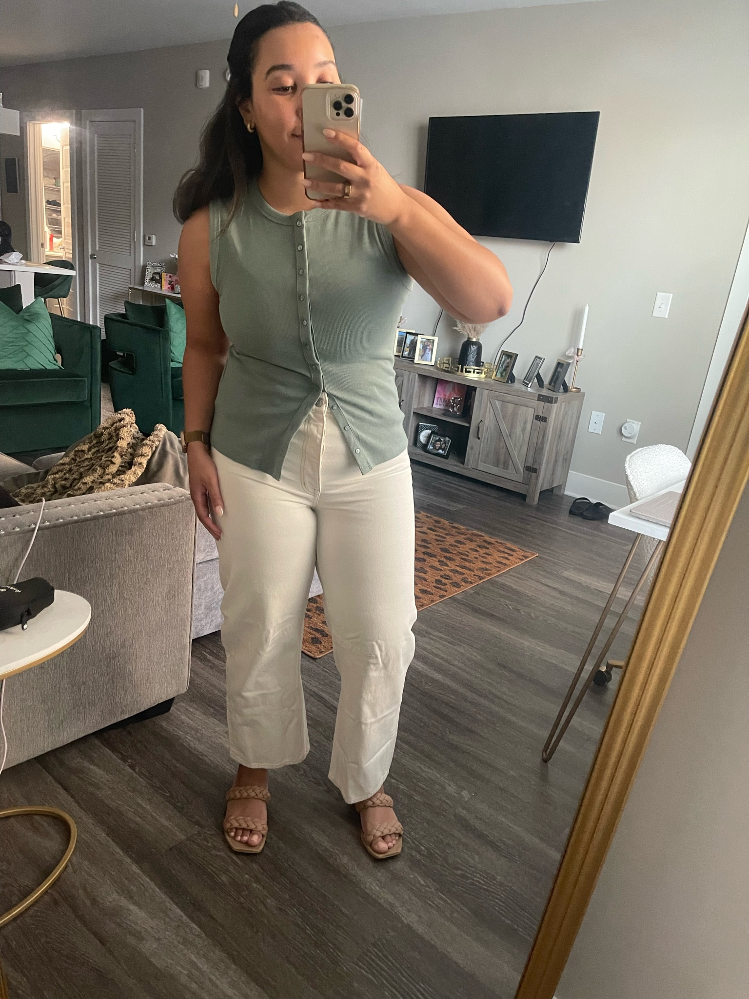 Obsessed with this fall transitional look - tank from Abercrombie and barrel leg jeans from Madewell

#LTKMidsize #LTKStyleTip