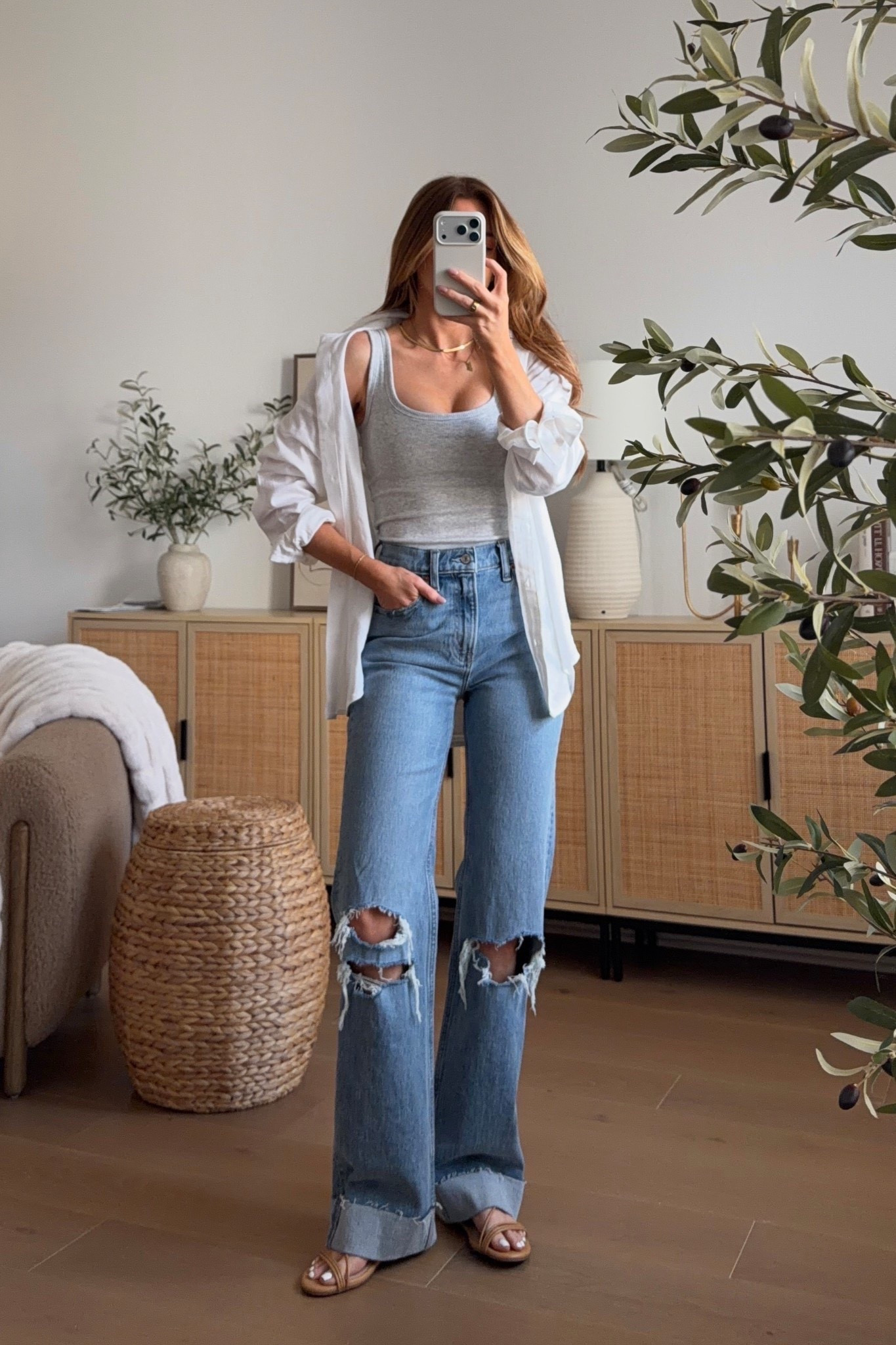 bra tank: xxs // button up: small // jeans: 24 regular (i’m 5’3)