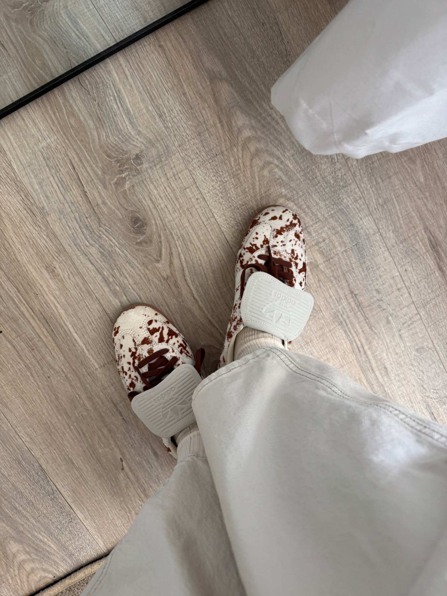 Cow print sneakers. They run a big,
Size down a half size  


#LTKOver40 #LTKShoeCrush #LTKStyleTip