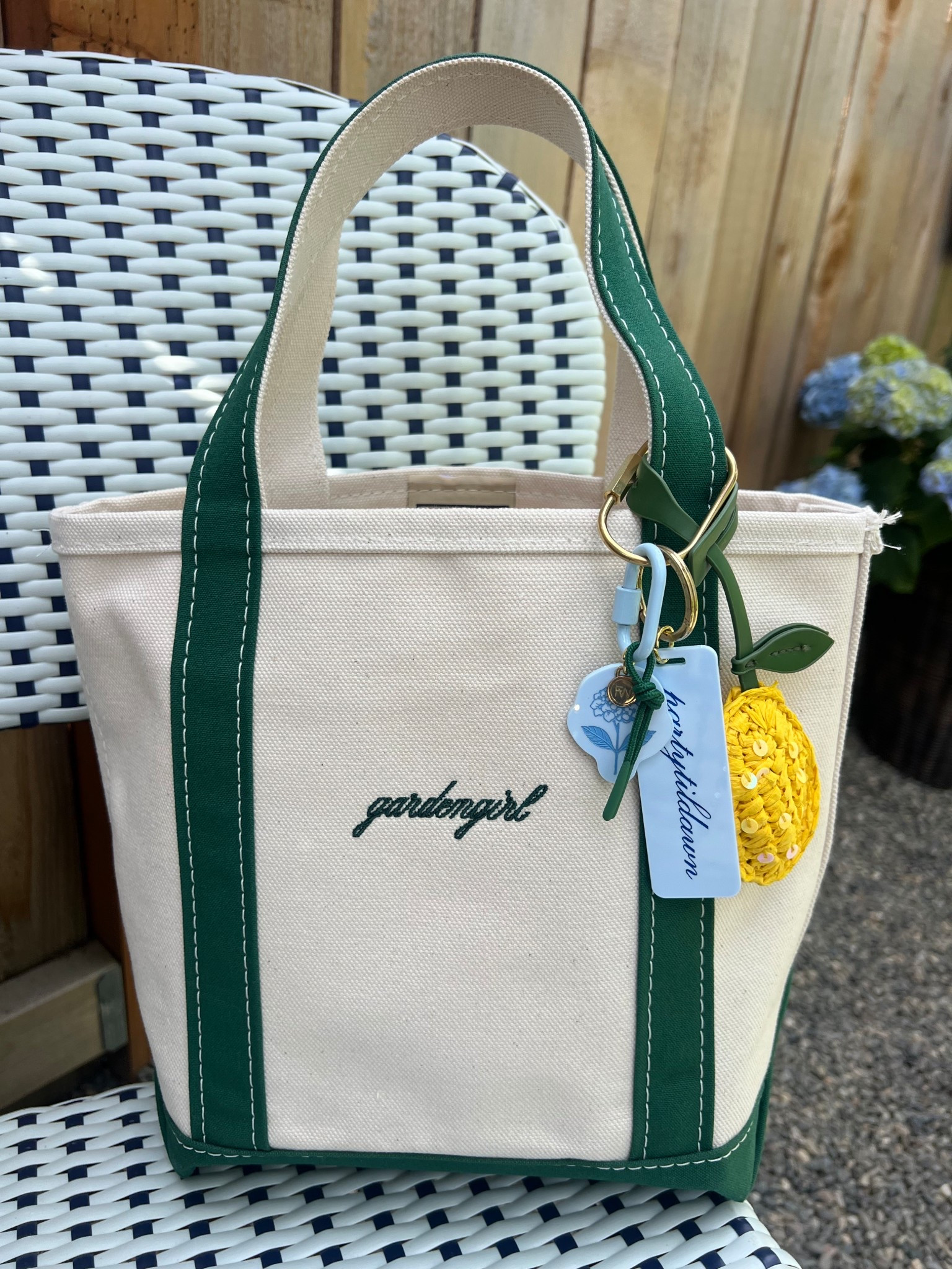 Boat & Tote

#LTKSummerEdit #LTKStyleTip #LTKFindsUnder100