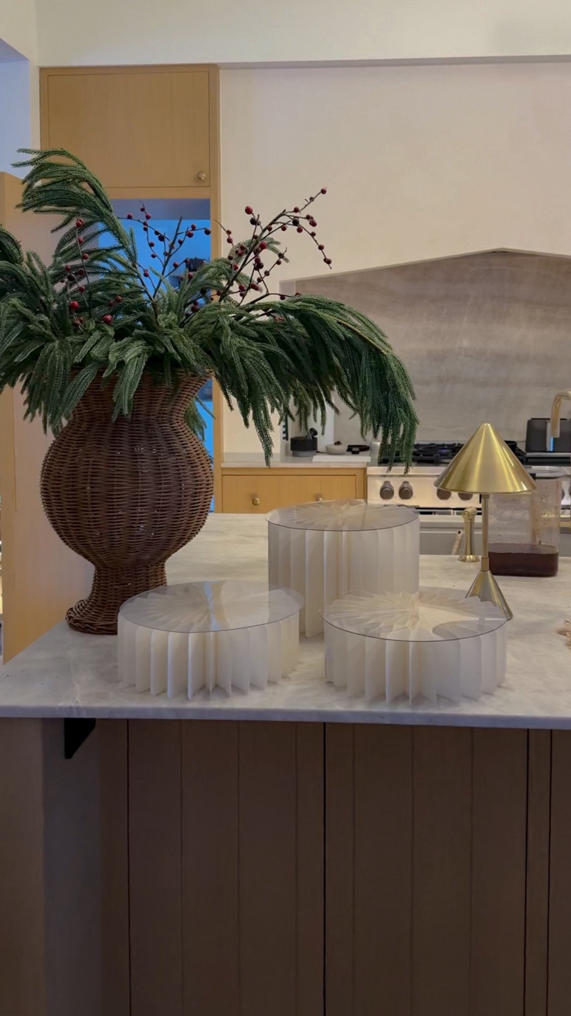 The vase + greenery that stole the show!

#LTKHome #LTKHoliday #LTKSeasonal