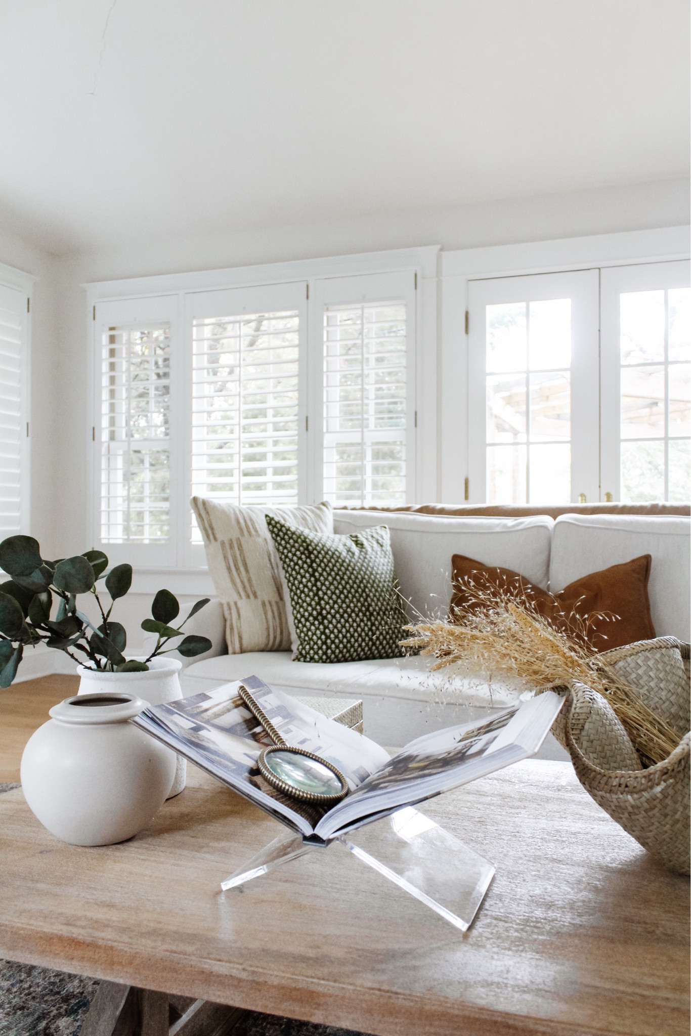 Sourced this sturdy, affordable book stand for you and decided to keep it for myself ✨ Getting into the details of it and a few other items I’m loving at the moment, from home to style (& now baby!). Head to the link in bio or stories to view + shop. Message me with any questions!
•
Shop my entire home via the link in bio too! Thanks for being here.
•
•
•

 #traditionalhome  #newhomeideas #smmakelifebeautiful #flashesofdelight #homeimprovements #mybhg #homesweethome #cozyhome #livingroominspo #traditionalhomes #flashesofdelight #lightandairy #pillowarrangement #livingroom #livingroomdecor #livingroomstyle #livingroomstyling #coffeetabledecor #coffeetablestyling white sofa, slope arm sofa, traditional sofa, loloi rug, moody living room, neutral living room, gold mirror, fireplace mantel decor, coffee table decor, spring home decor, book stand, affordable vases

#LTKsalealert #LTKhome #LTKstyletip