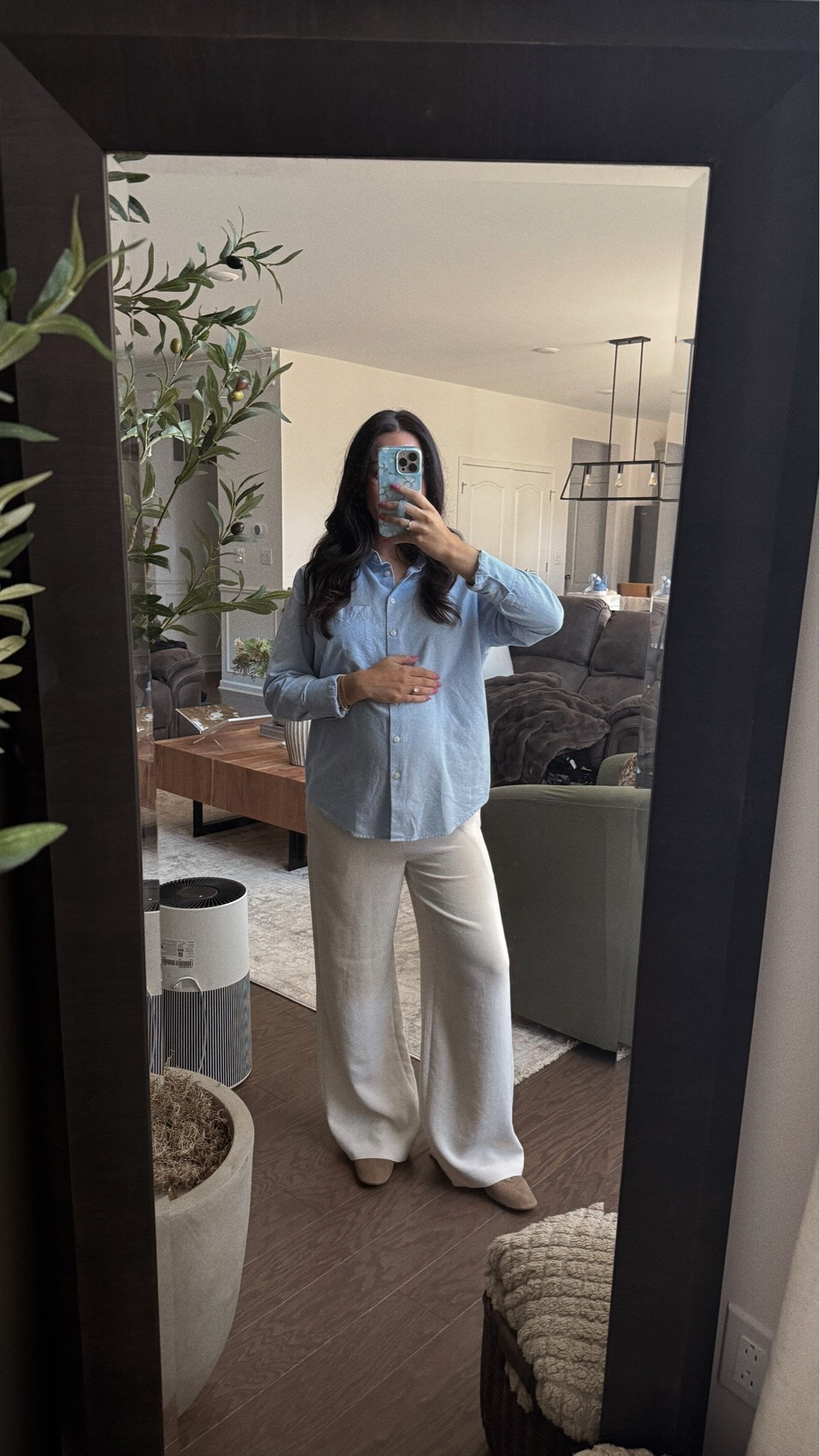 Medium in shirt (sized up pre pregnancy so this fit oversized!)
Small short in pants 
Flats run TTS

#LTKgrwm #LTKBump #LTKootd