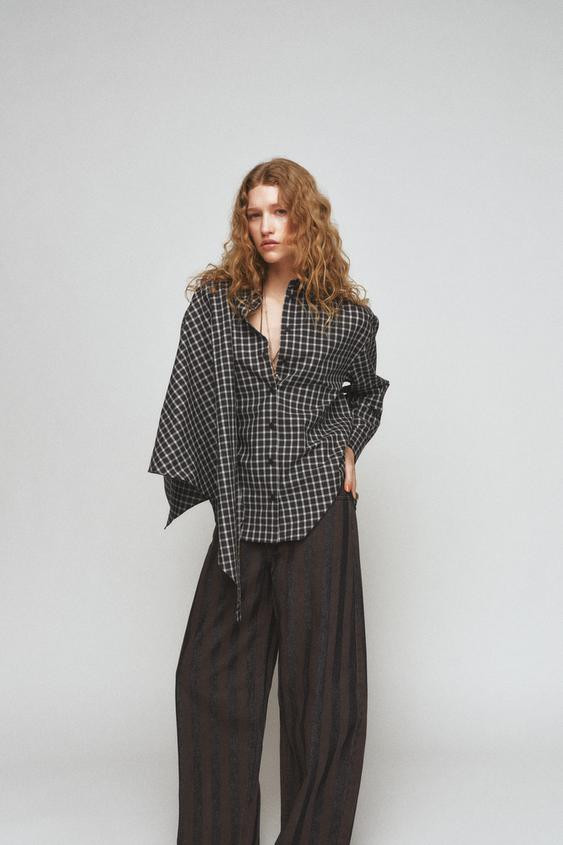 ZARA WOMAN COLLECTIONBomber jacket made from faux leather fabric. Lapel collar with detachable fa... | Zara US