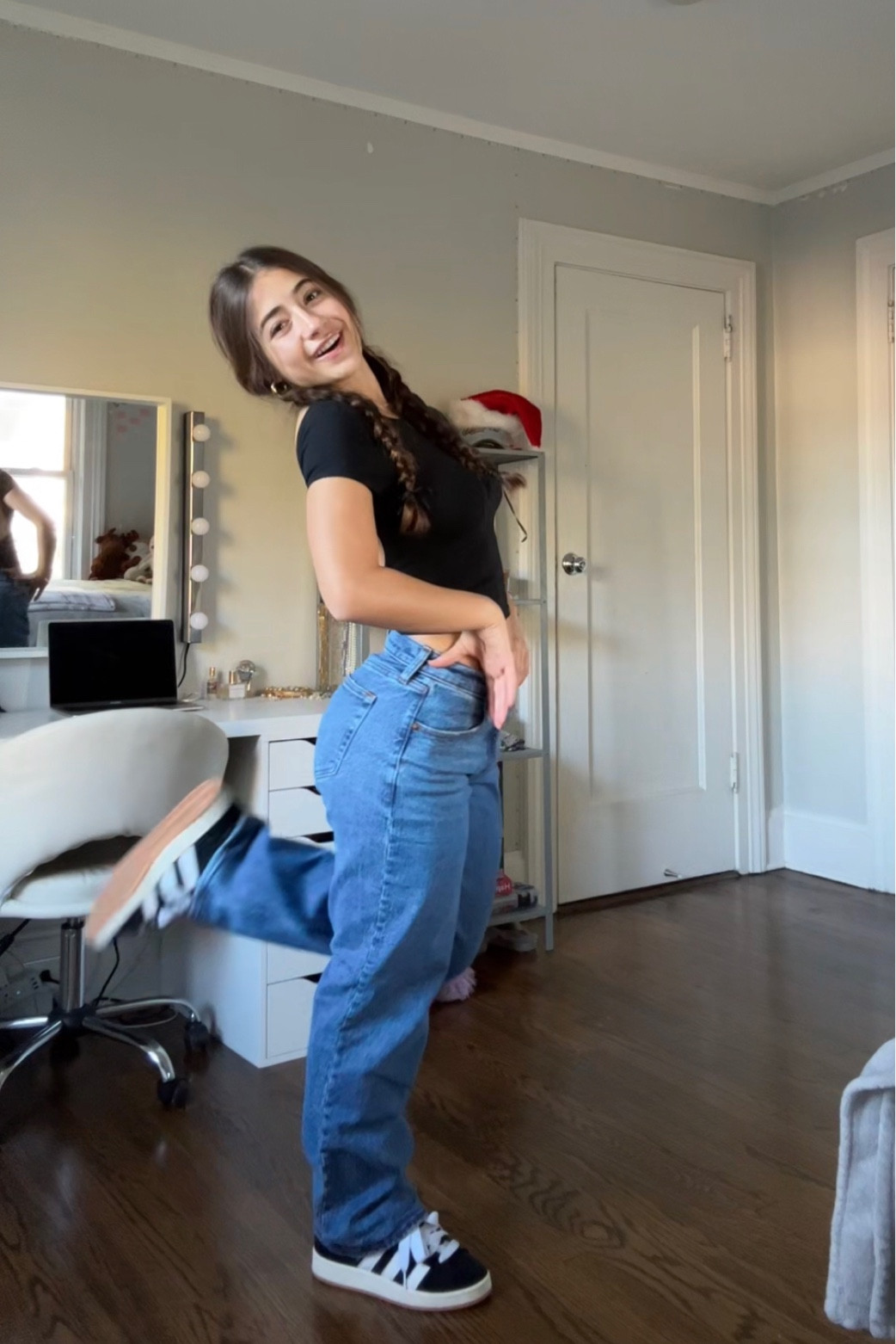 outfit from outfit inspo tiktok!
top: xs
pants: 24
shoes: 8