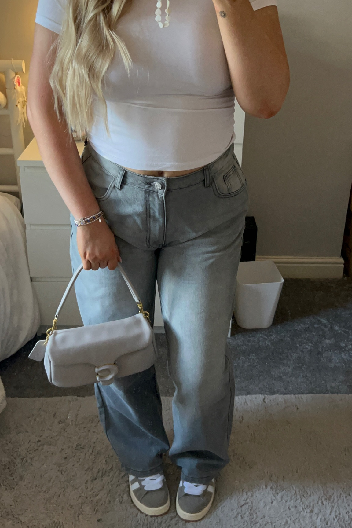 grey outfits all autumn 🤍