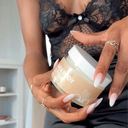 my go-to body butter & fragrance combo for a night out or when i’m feeling a lil’ sexy. 

love this amber vanilla body butter from hanahana beauty at Ulta! and it’s Black-woman owned 


#LTKbeauty