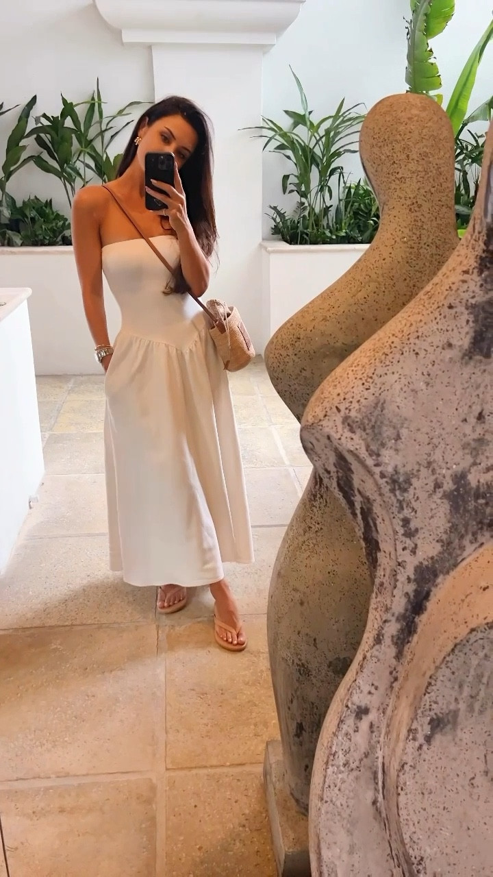 This strapless dress is on major sale now- I’m wearing an XS

#LTKTravel #LTKSaleAlert #LTKStyleTip