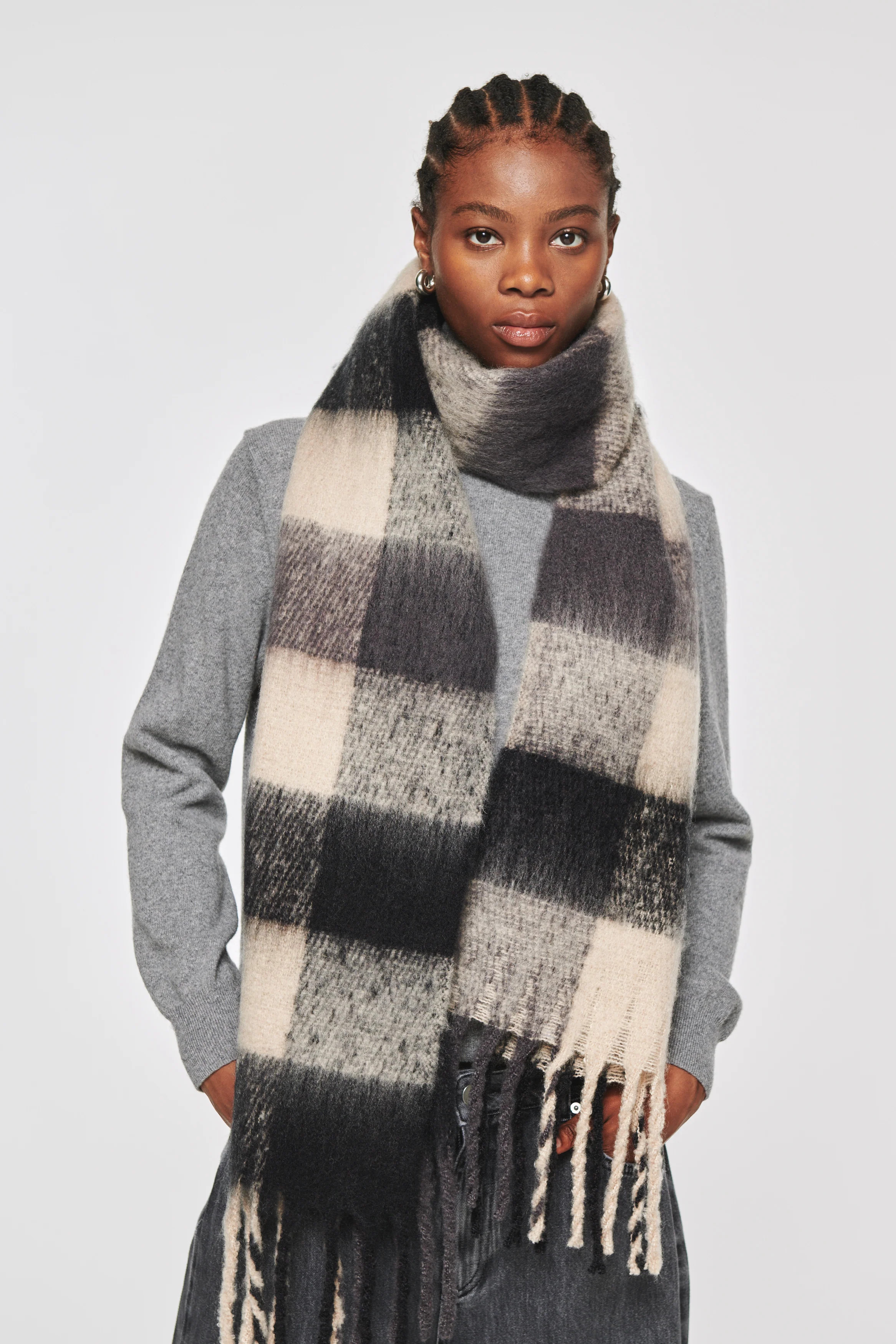 Kino | Fluffy Scarf in Black & White Check | ALIGNE | ALIGNE USA