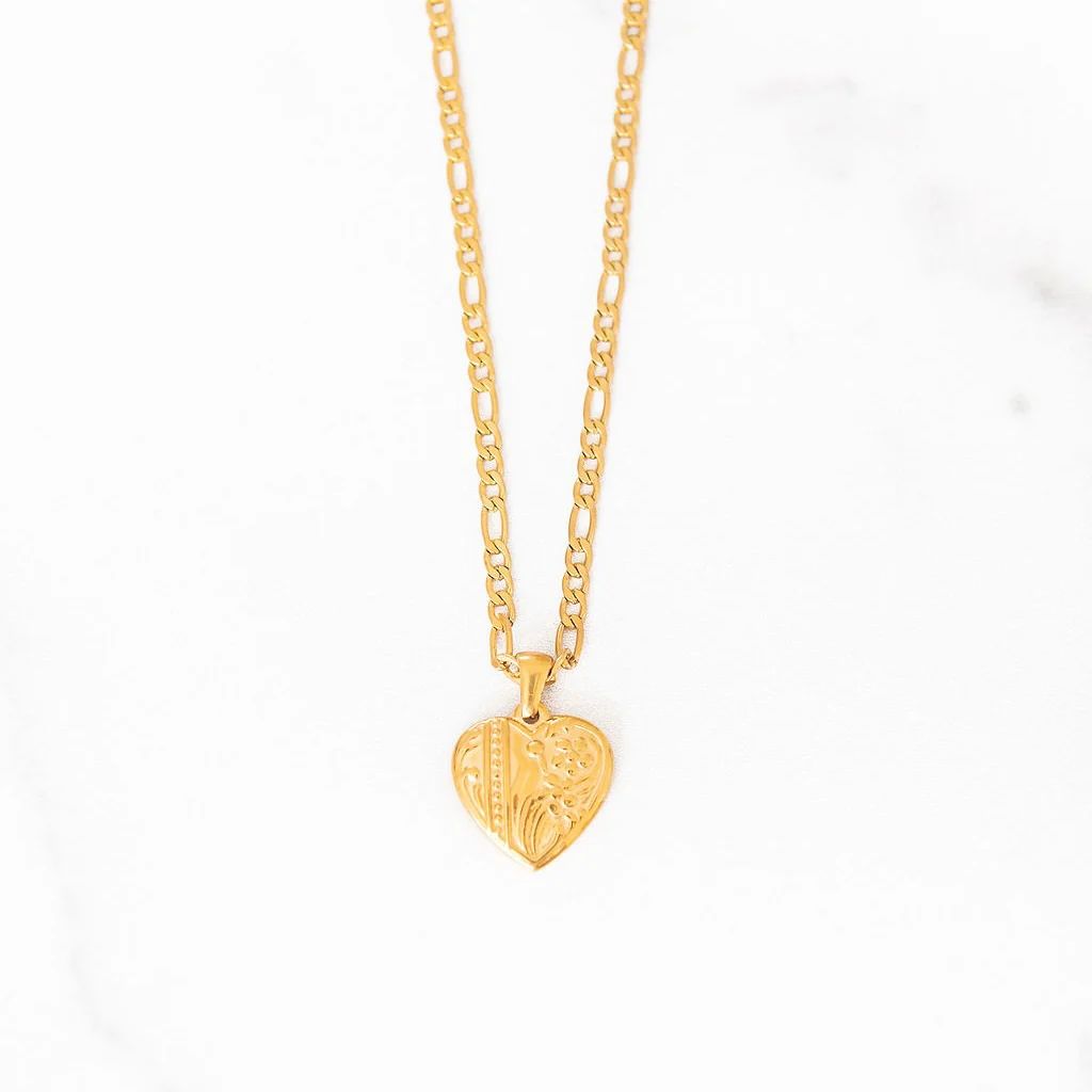 Heart Medallion Necklace | Golden Thread