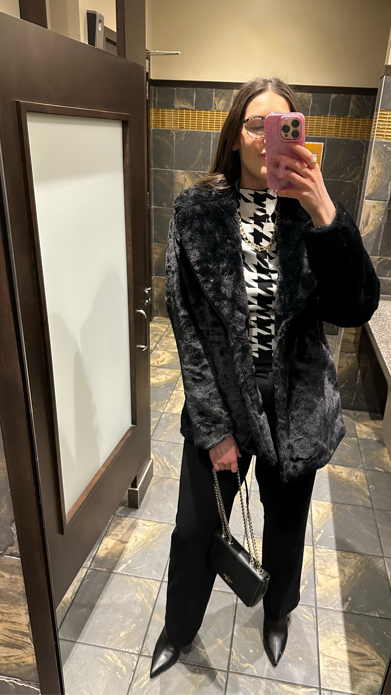 The outfit I wore for my dad’s birthday dinner recently! These black trousers from Dynamite are a dupe for the Aritzia Effortless Pants and at half the price. The exact boots I’m wearing are from Chinese Laundry and are not available, so I’ve linked a similar style!🥰

#LTKstyletip