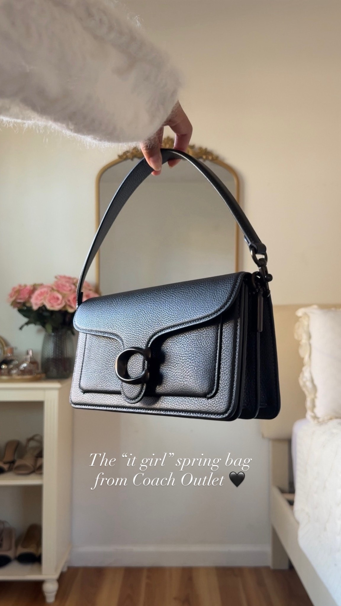 Heading into spring with my new @Coach tabby shoulder bag 20! She goes with everything and is so chic! 🖤🤌🏽 #CoachOutlet #Ad