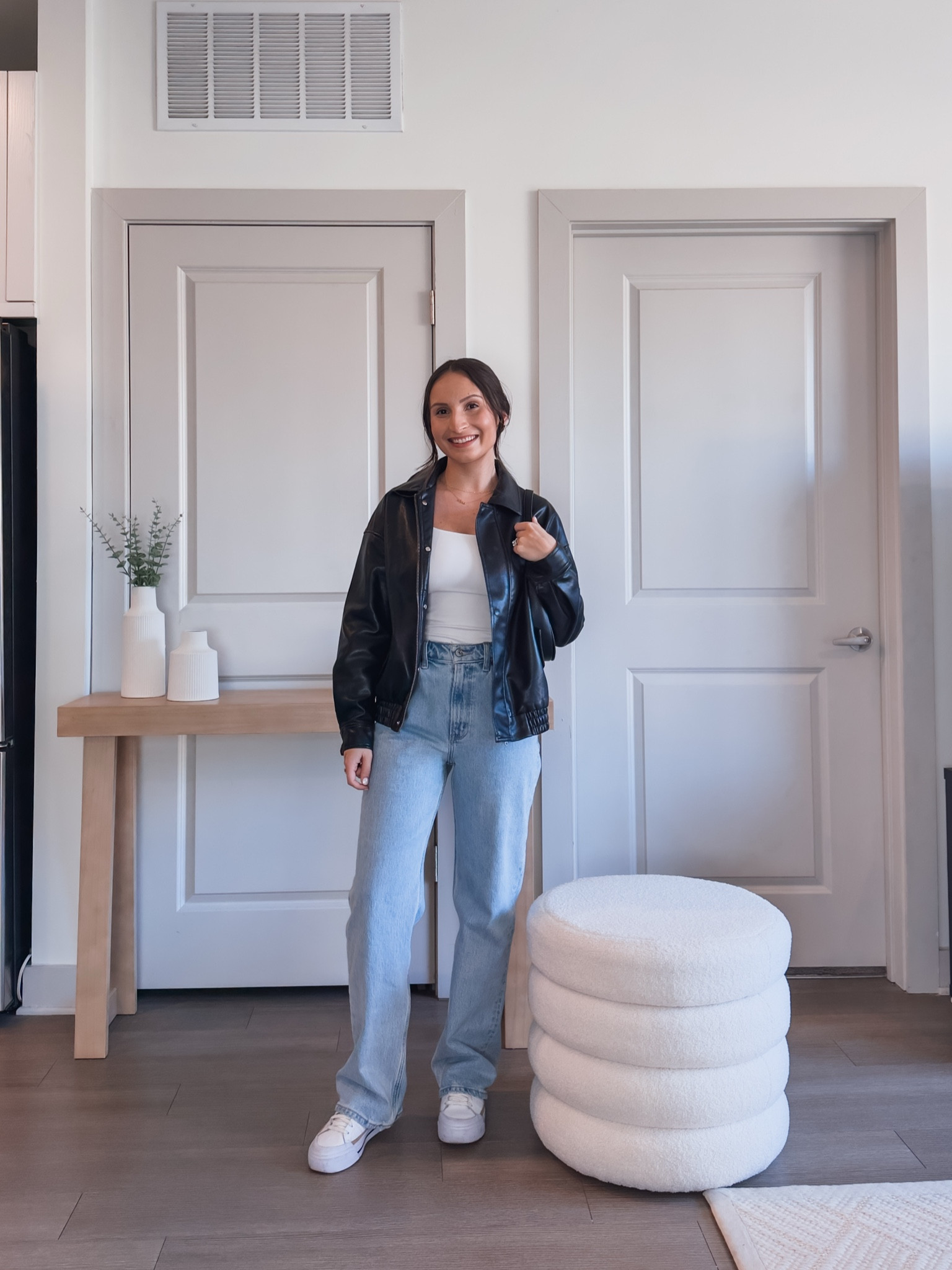 jacket - XS,
top - XS,
jeans - 24 short (could do 23 short probably),
sneakers - true to sizee

#LTKFindsUnder50 #LTKFindsUnder100 #LTKStyleTip