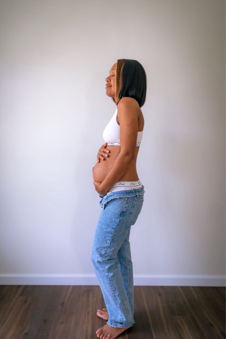 Maternity | bump style | vspink | maternity photoshoot 

#LTKfindsunder50 #LTKbump