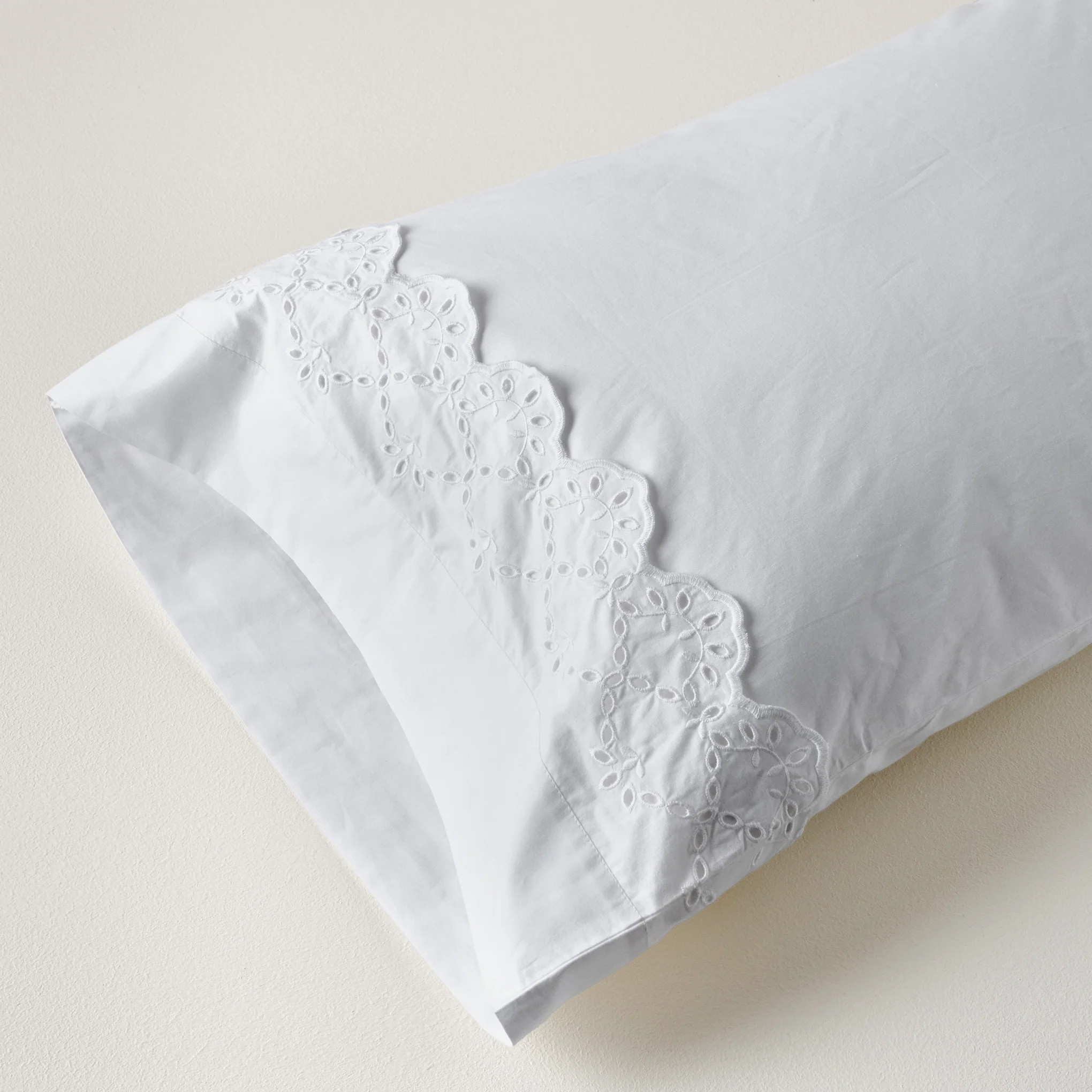 Eyelet Scallop Edge Sheet Set | Magnolia
